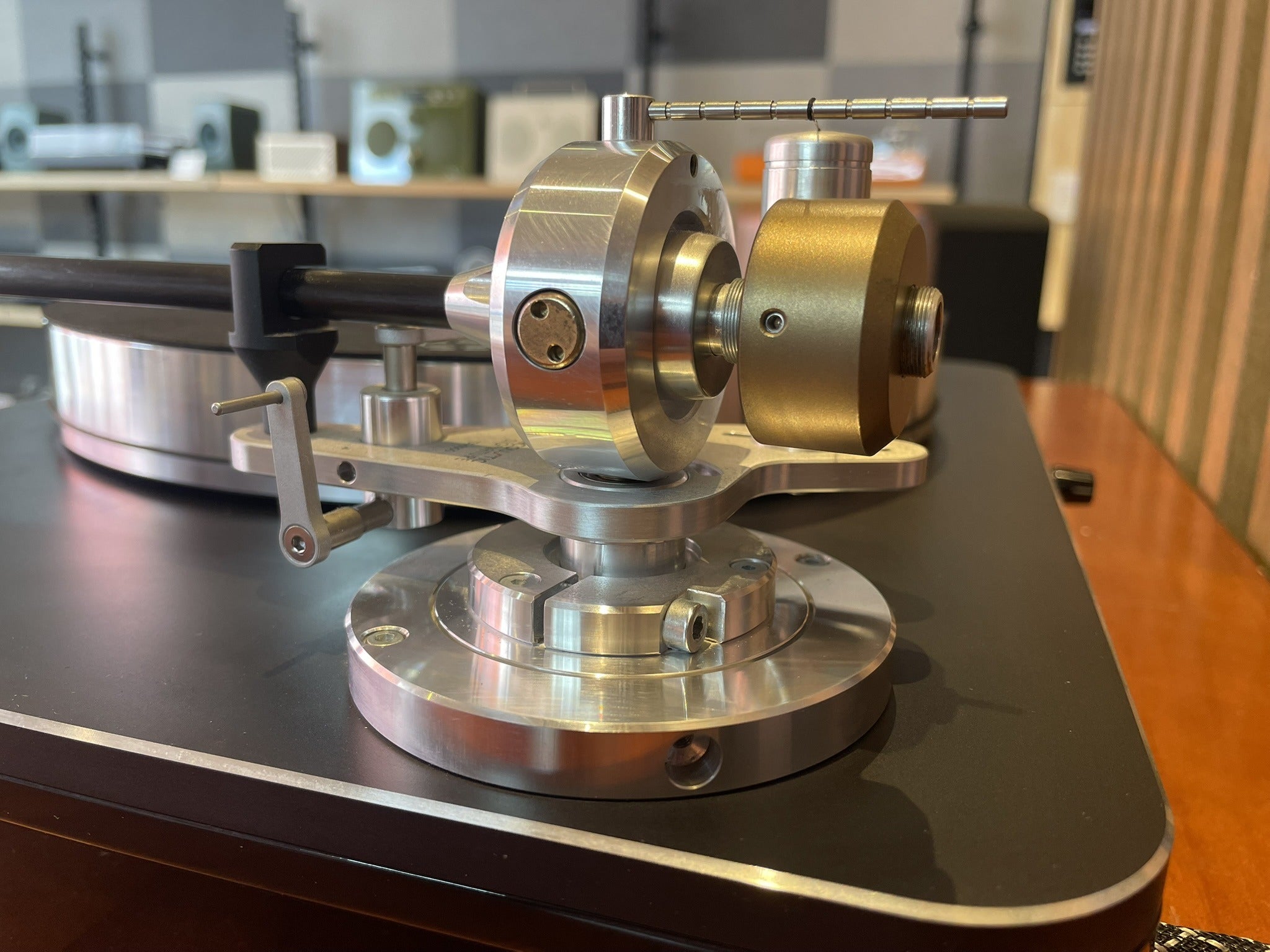 Acoustic Signature WOW XL with TA-1000 Tonearm - Consignment