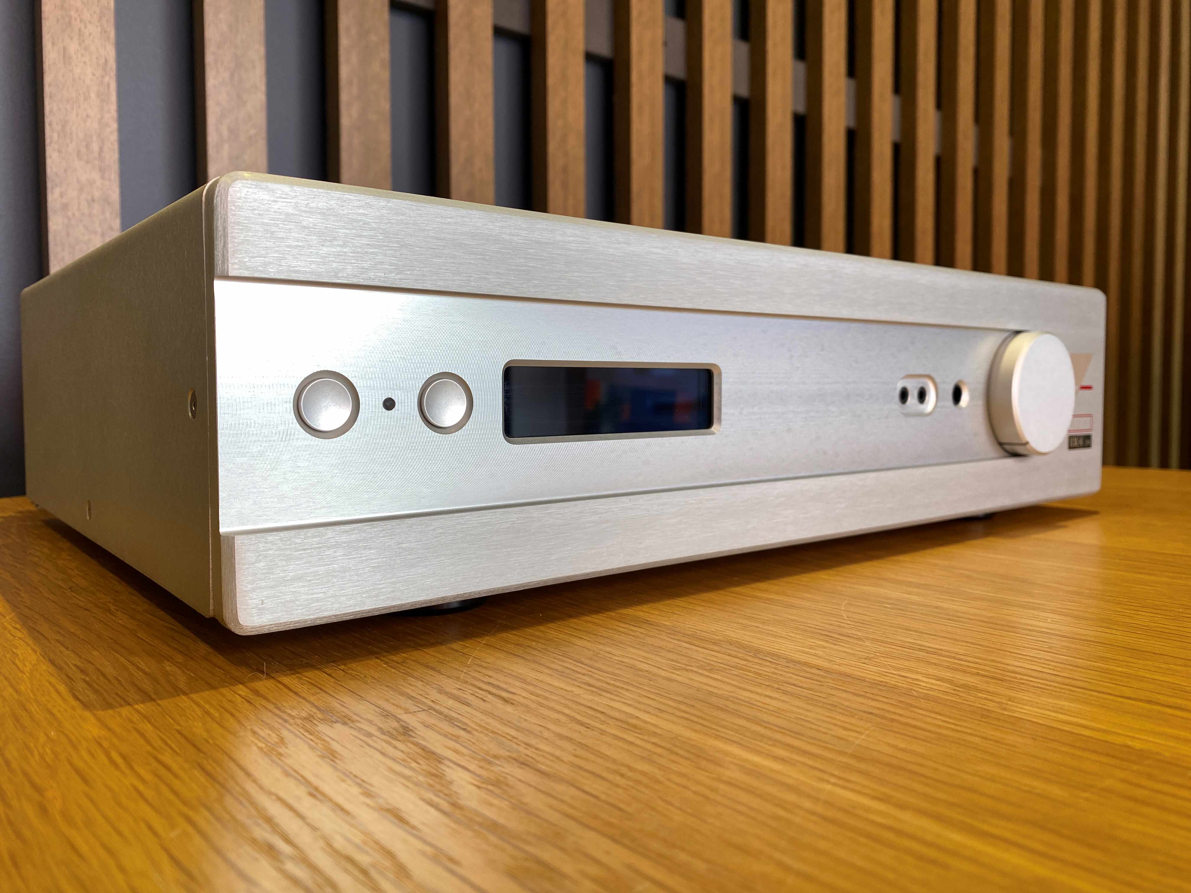 Ayre EX-8 (2.0) 2 x 100w Fully Loaded Integrated Amplifier - As Traded