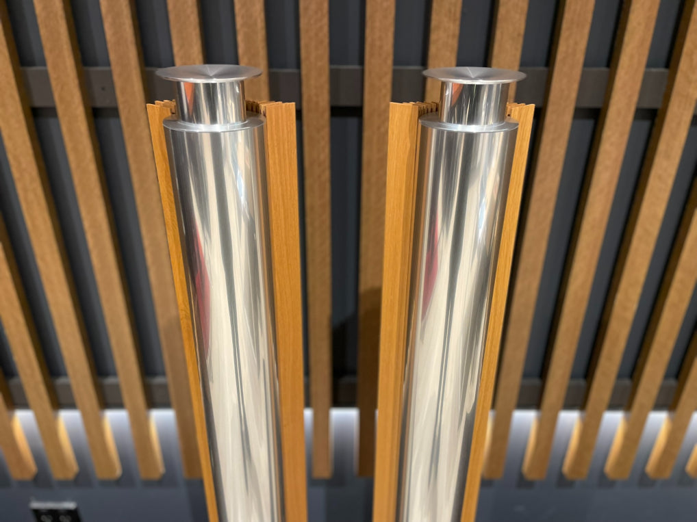 Bang & Olufsen Beolab 18, Aluminium / Oak - Consignment