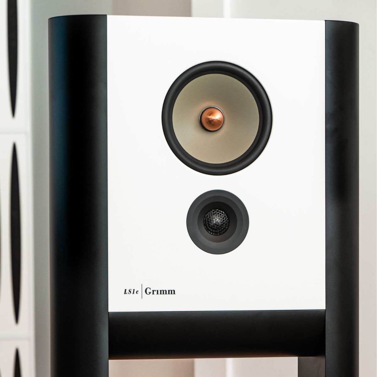 Grimm Audio LS1c Loudspeakers lifestyle zoom