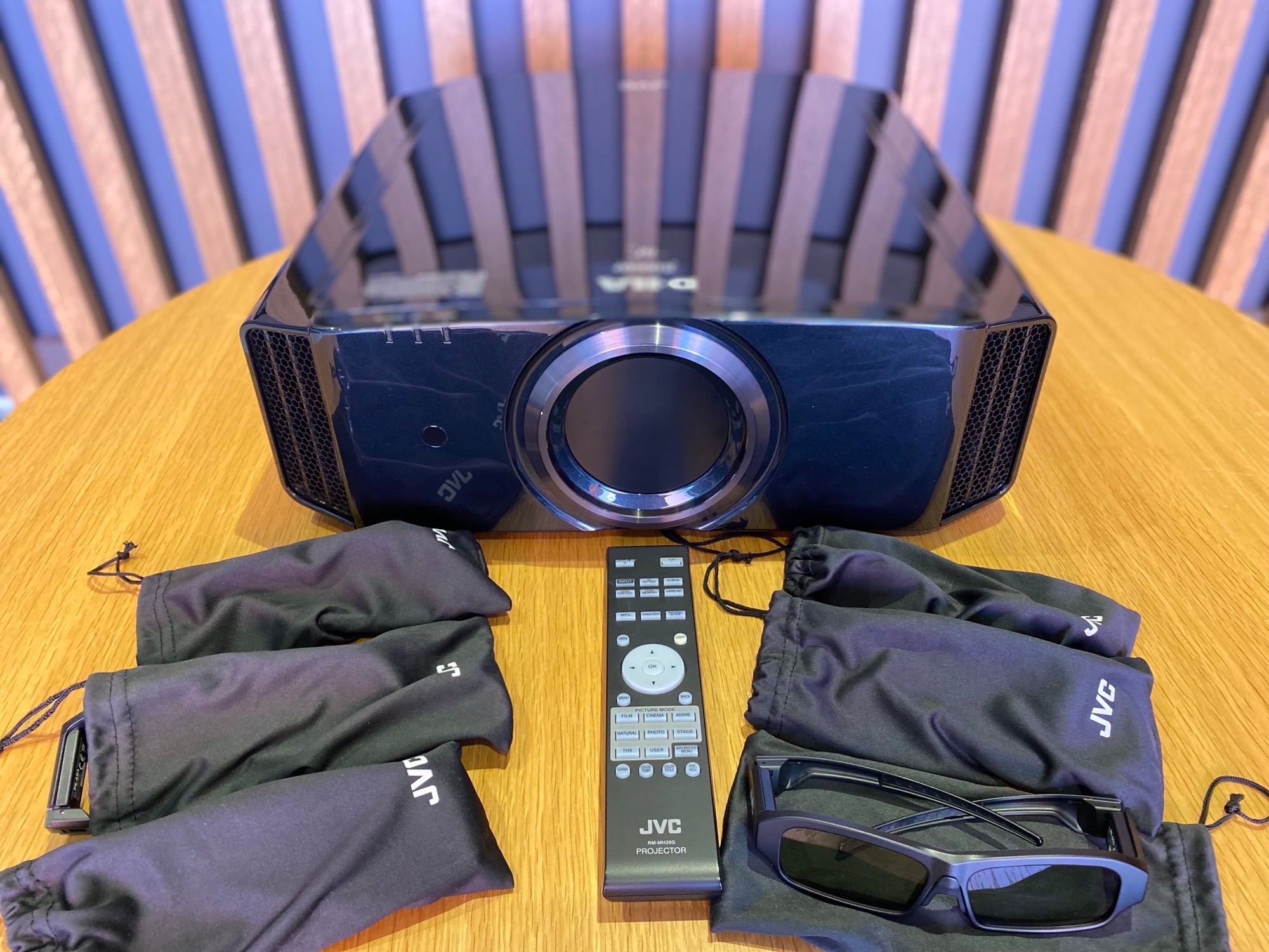 JVC DLAX700REB Projector with Anamorphic Lens Consignment