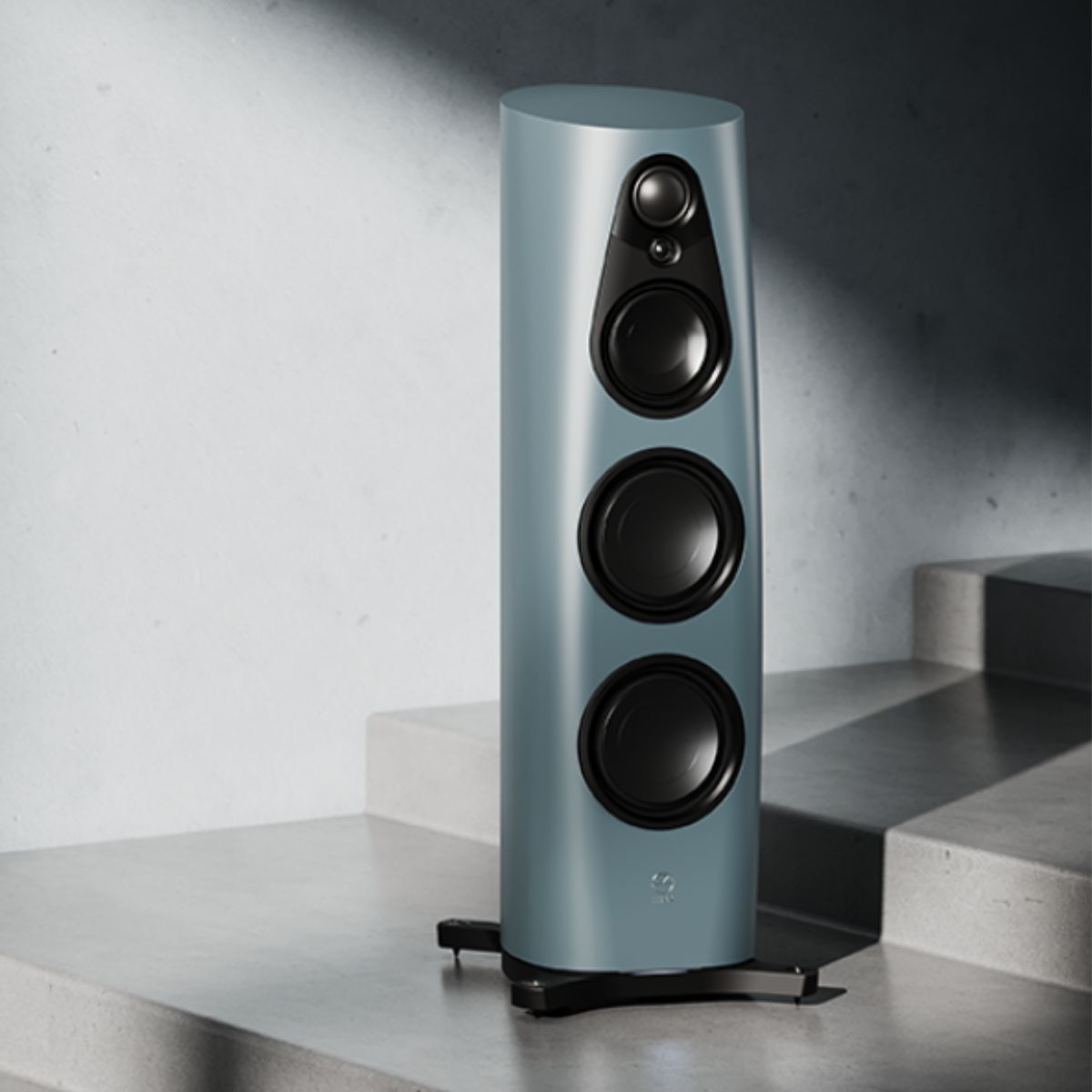 Linn 360 Loudspeakers with Pistonik