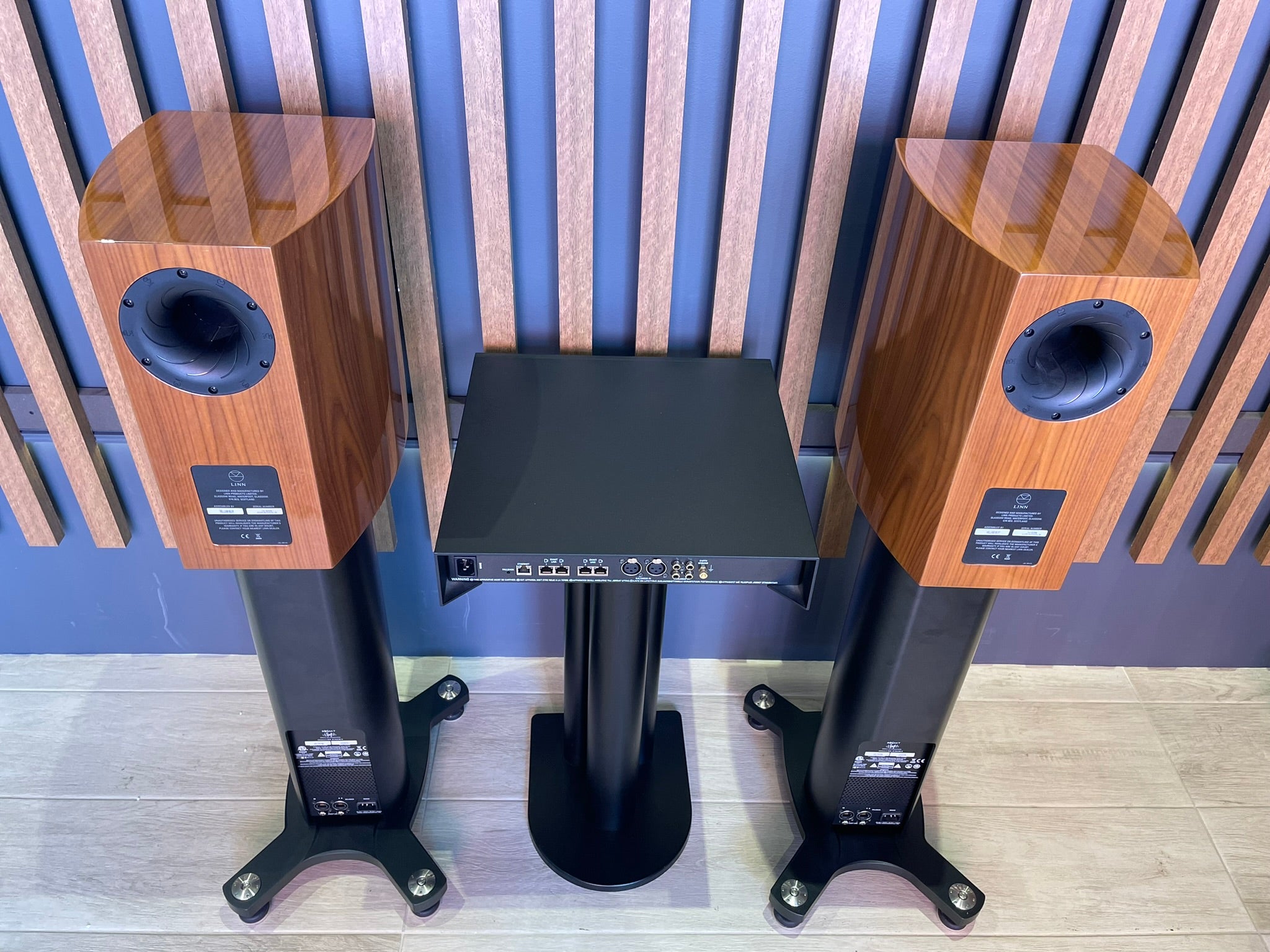 Linn Akudorik Speaker System w Akurate Exakt DSM - Ex Demo