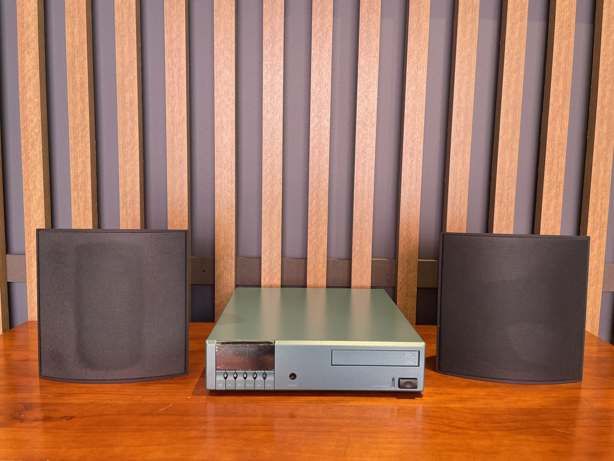 Linn Classik Music with Classik Unik Speakers - Consignment