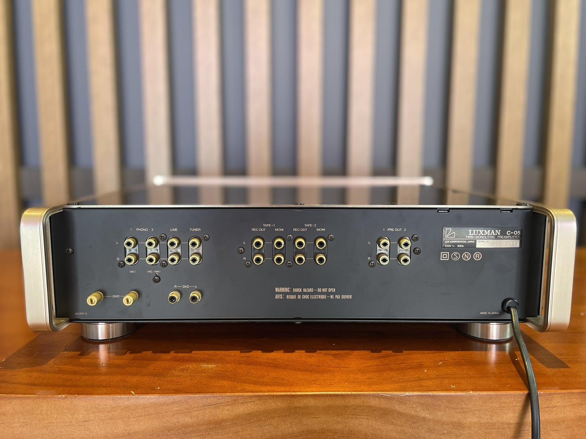 Luxman C-05 Preamplifier and M-05 Stereo Power Amplifier Combo - Consignment