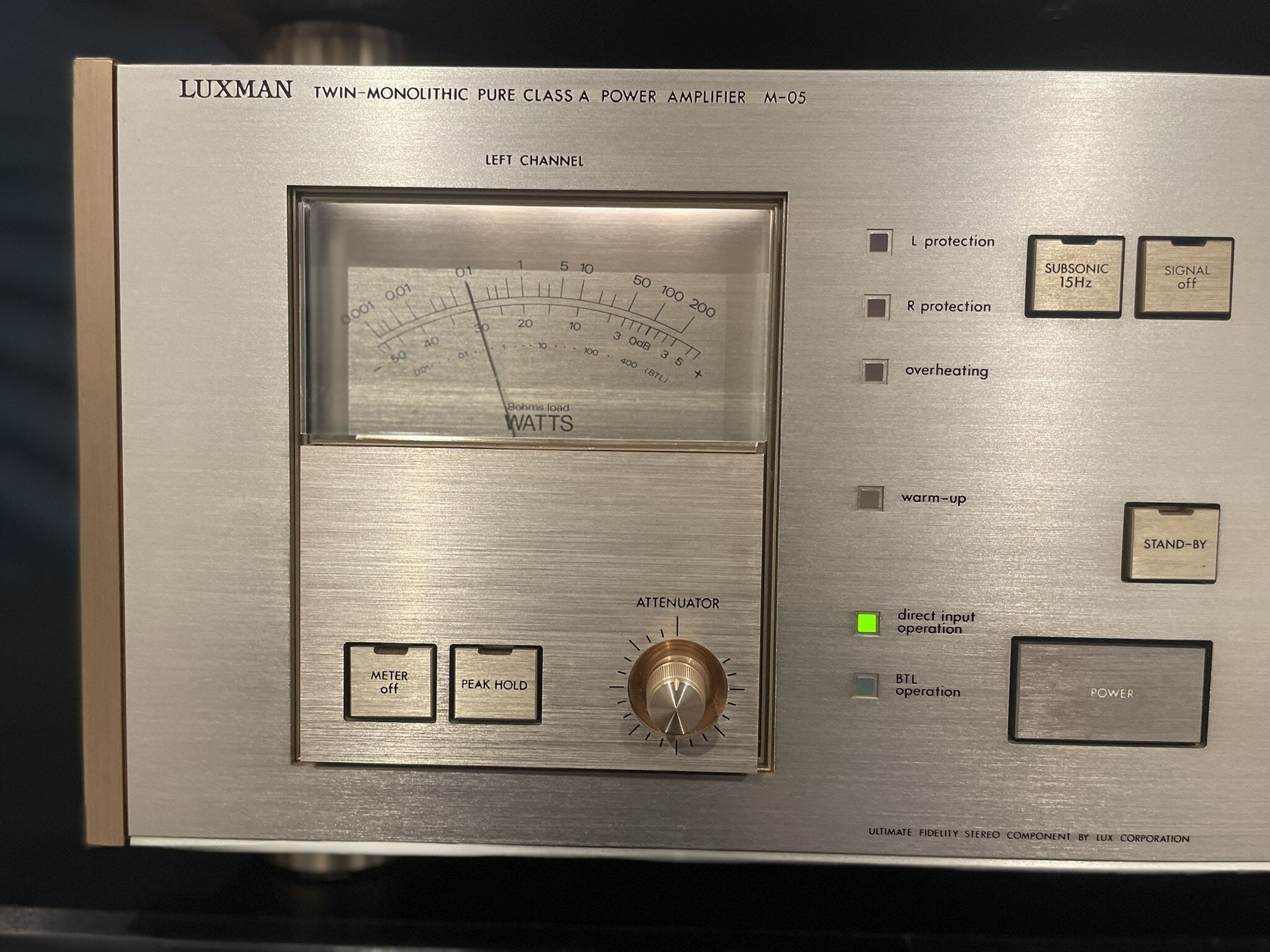 Luxman C-05 Preamplifier and M-05 Stereo Power Amplifier Combo - Consignment