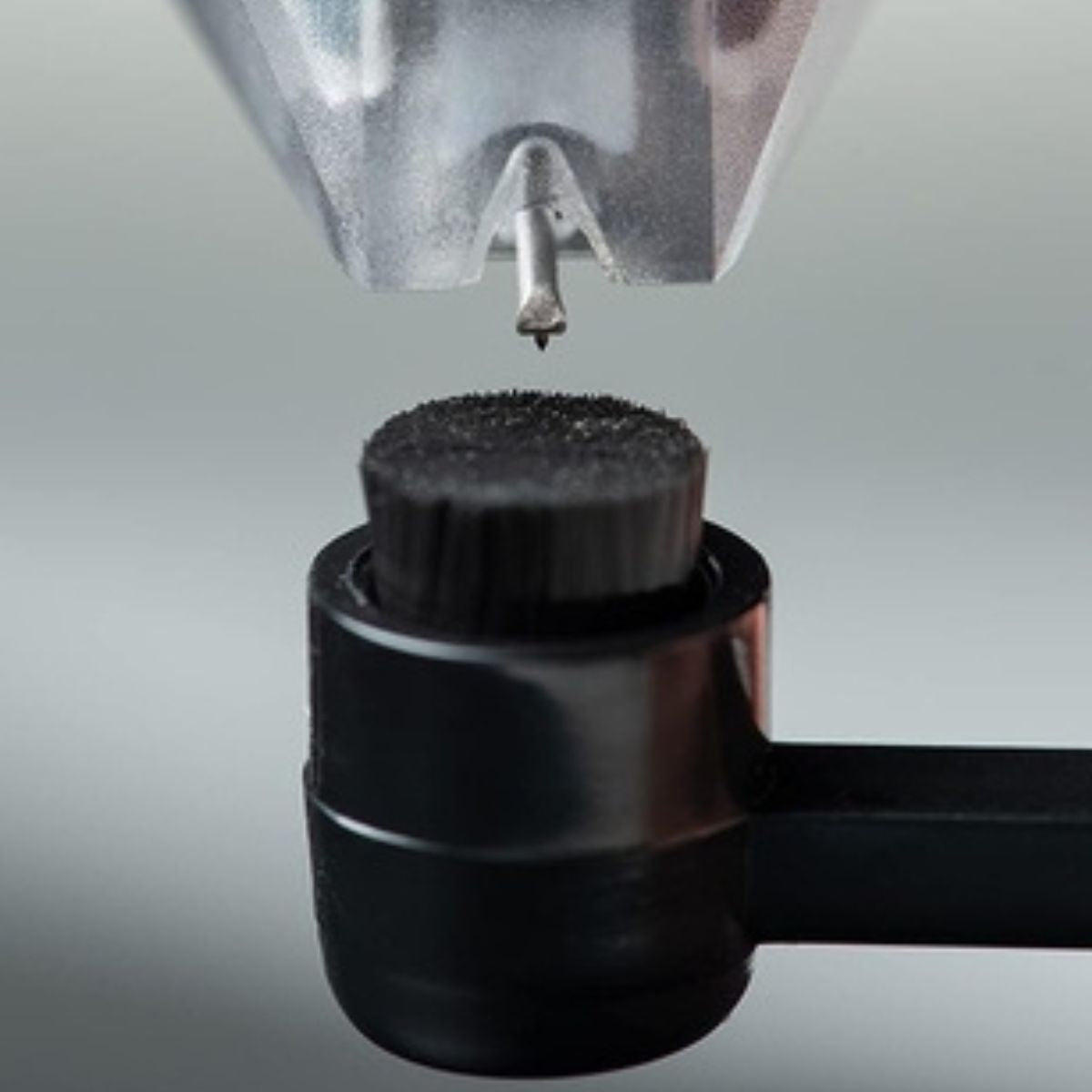 Pro-Ject Clean It Stylus Cleaning Brush action