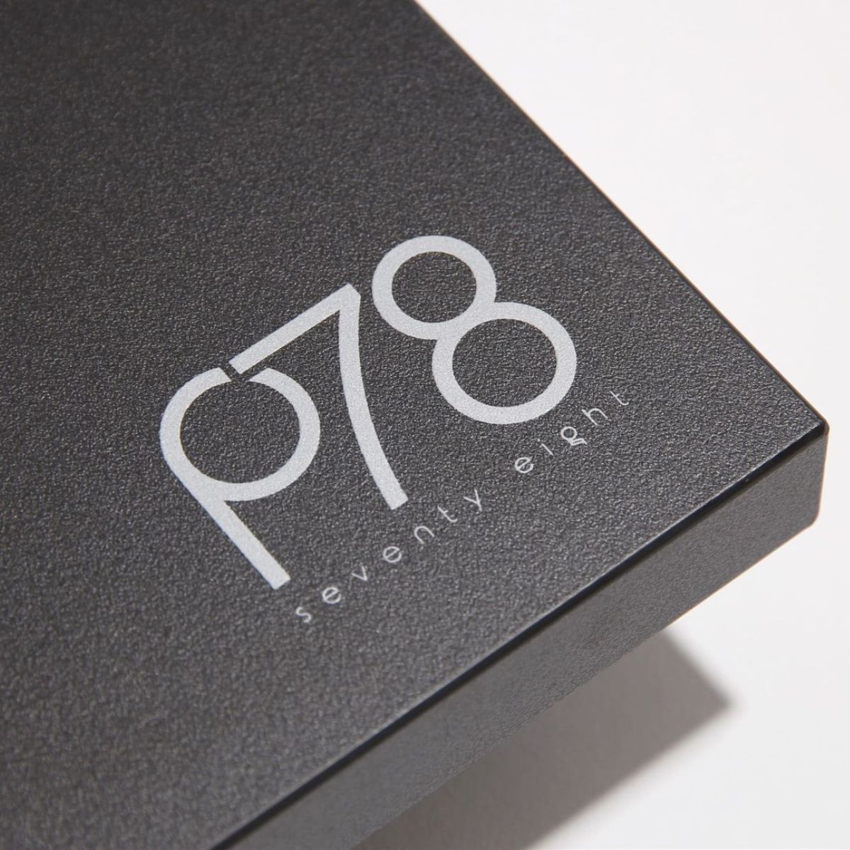 Rega Planar 78 (78 RPM) Turntable zoom