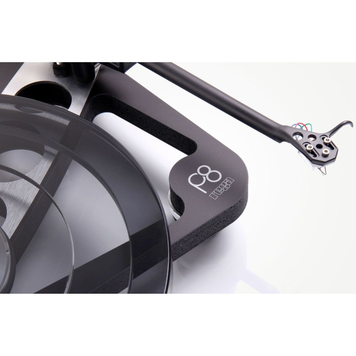 Rega Planar 8 Turntable zoom