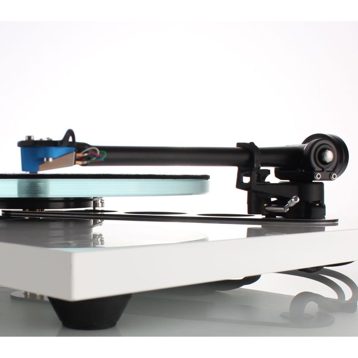 Rega RB330 Tonearm