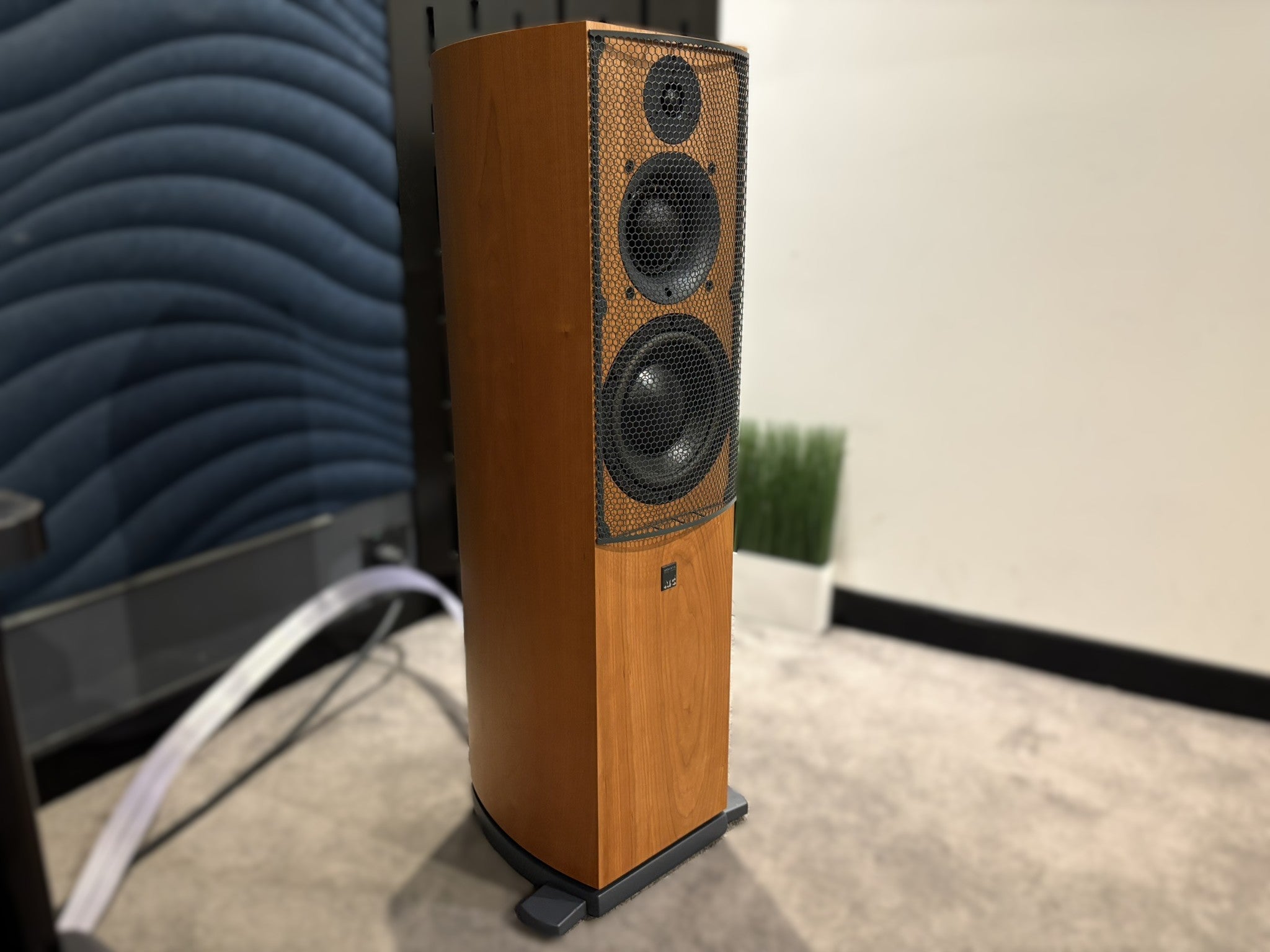 ATC SCM40 (Gen 2) Floorstanding Speakers - Consignment
