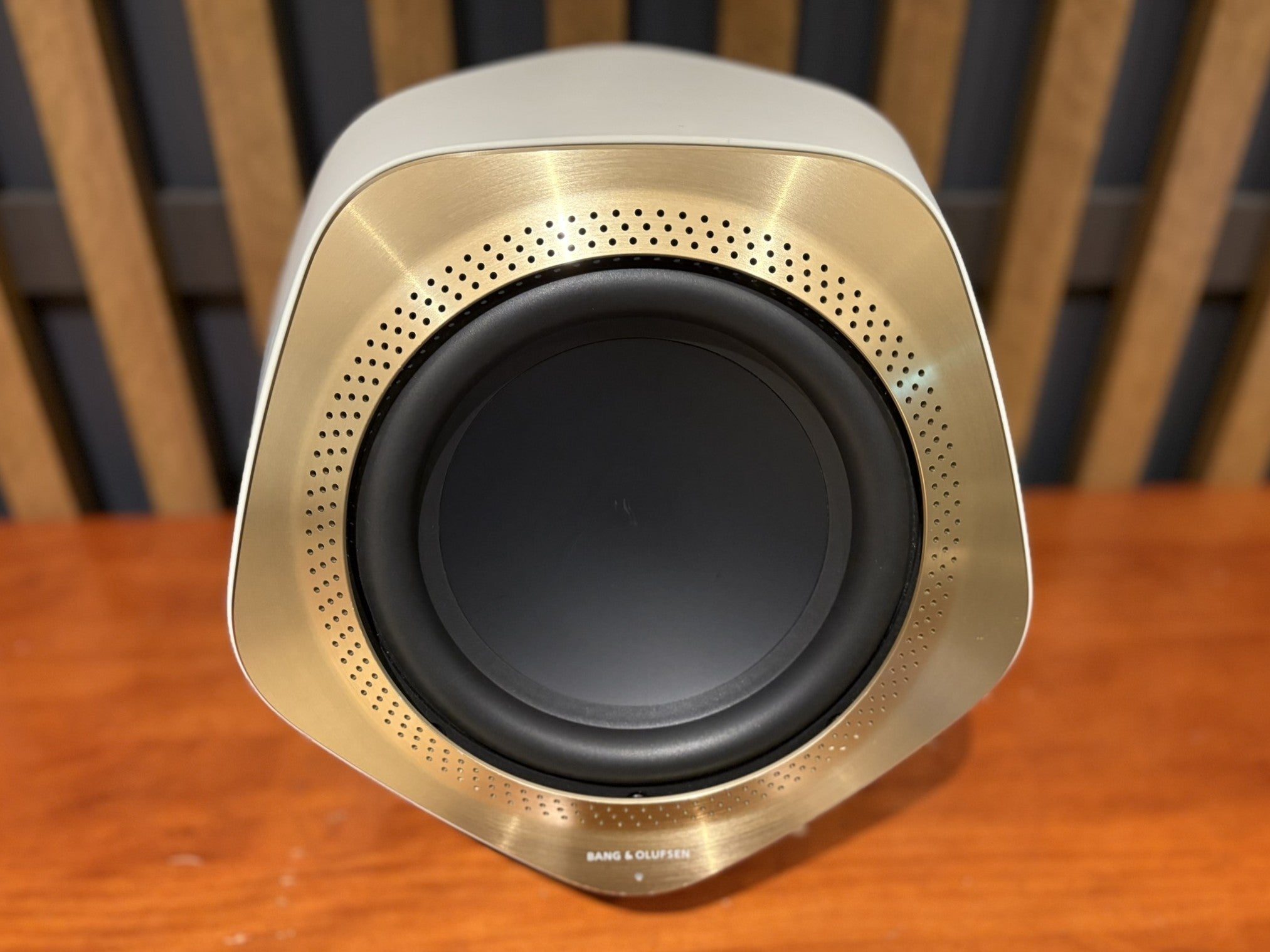 Bang & Olufsen Beolab 19 Subwoofer, White Gold Tone - Consignment
