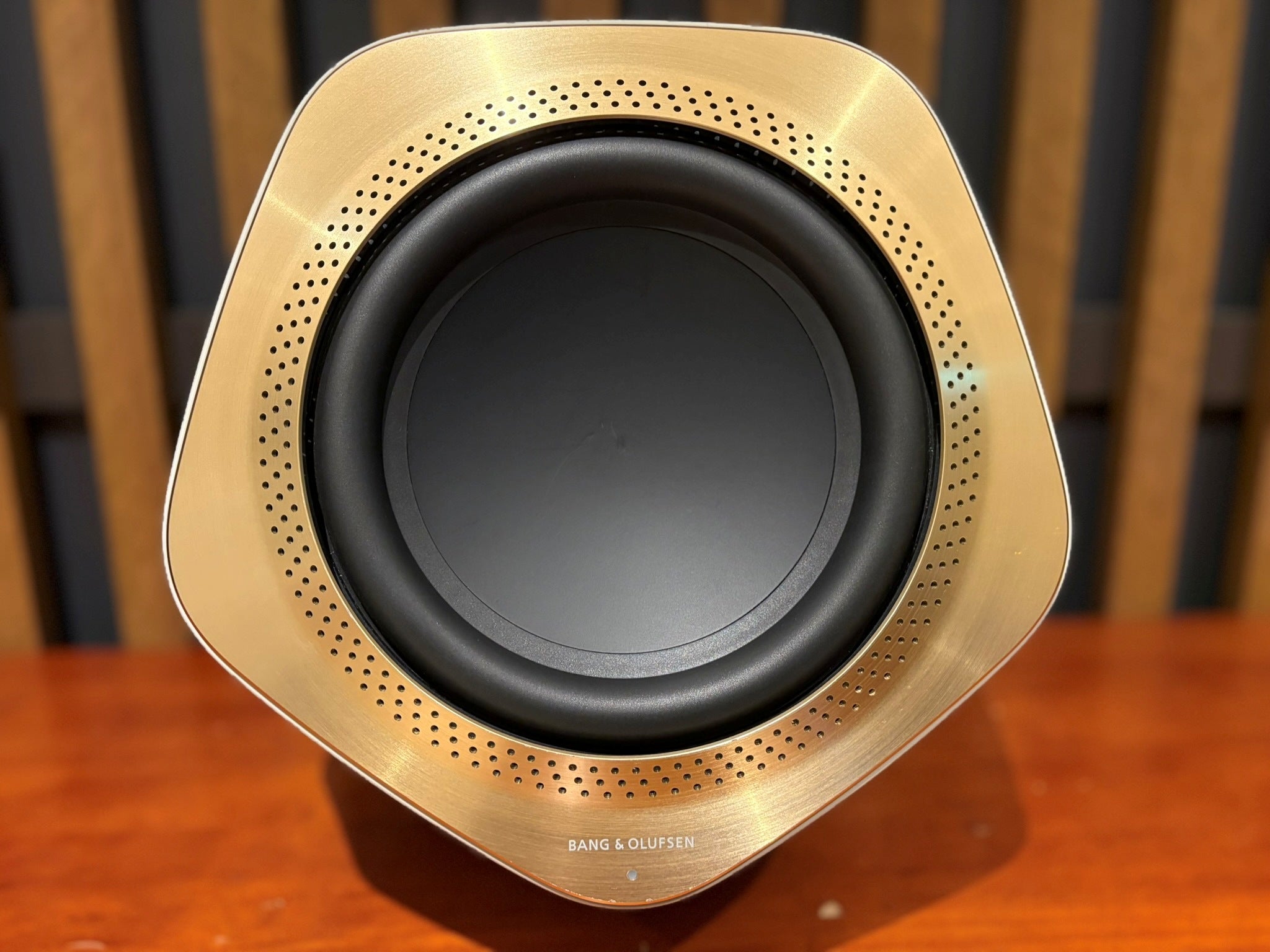 Bang & Olufsen Beolab 19 Subwoofer, White Gold Tone - Consignment