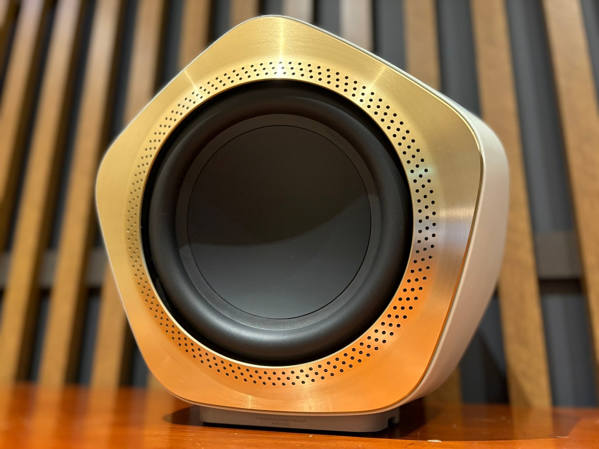 Bang & Olufsen Beolab 19 Subwoofer, White Gold Tone - Consignment