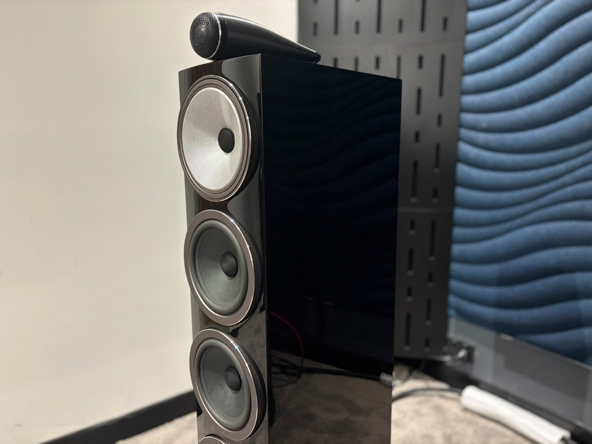 Bowers and Wilkins 702 S3 Speakers - As Traded