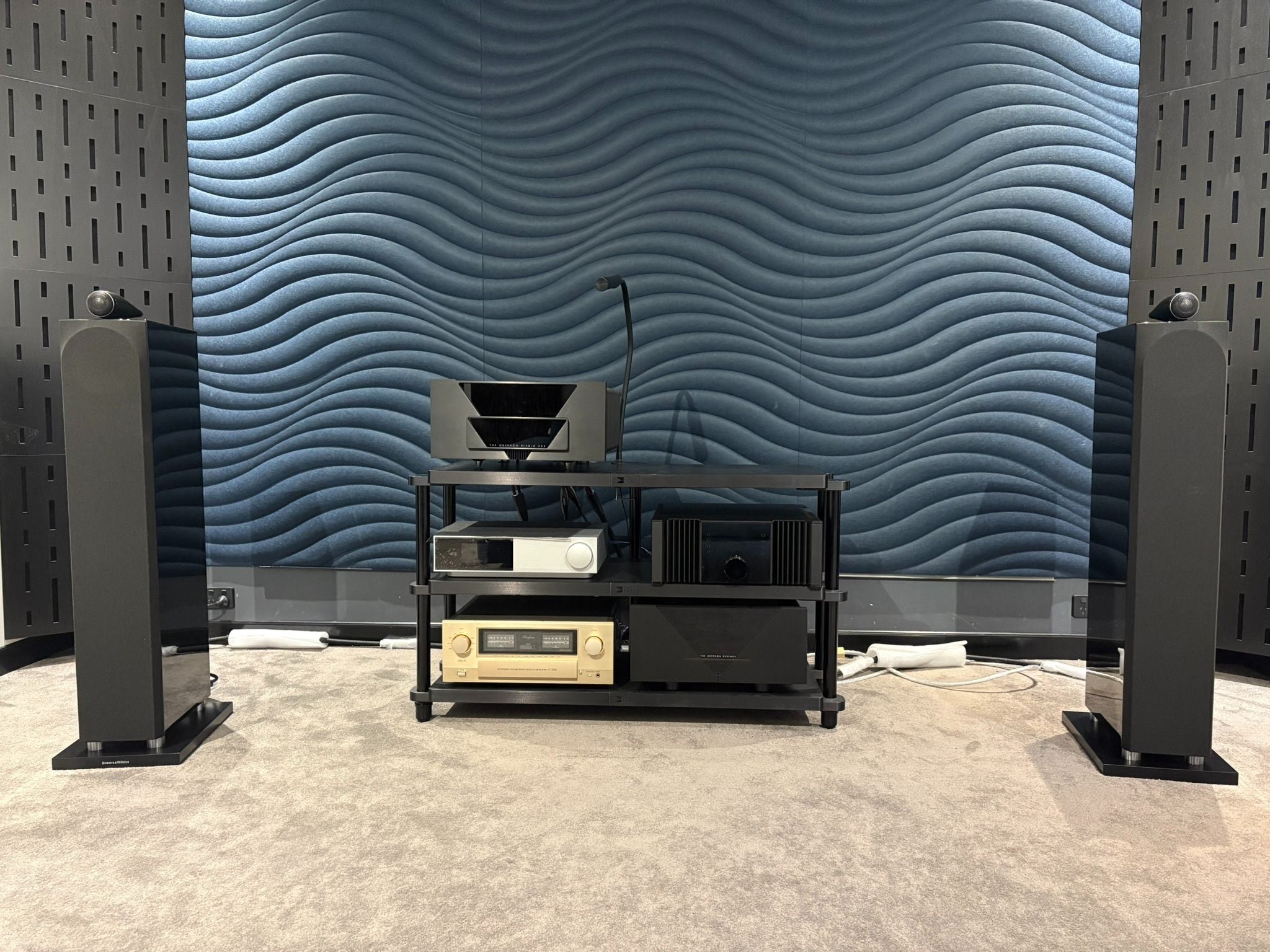 Bowers and Wilkins 702 S3 Speakers - As Traded