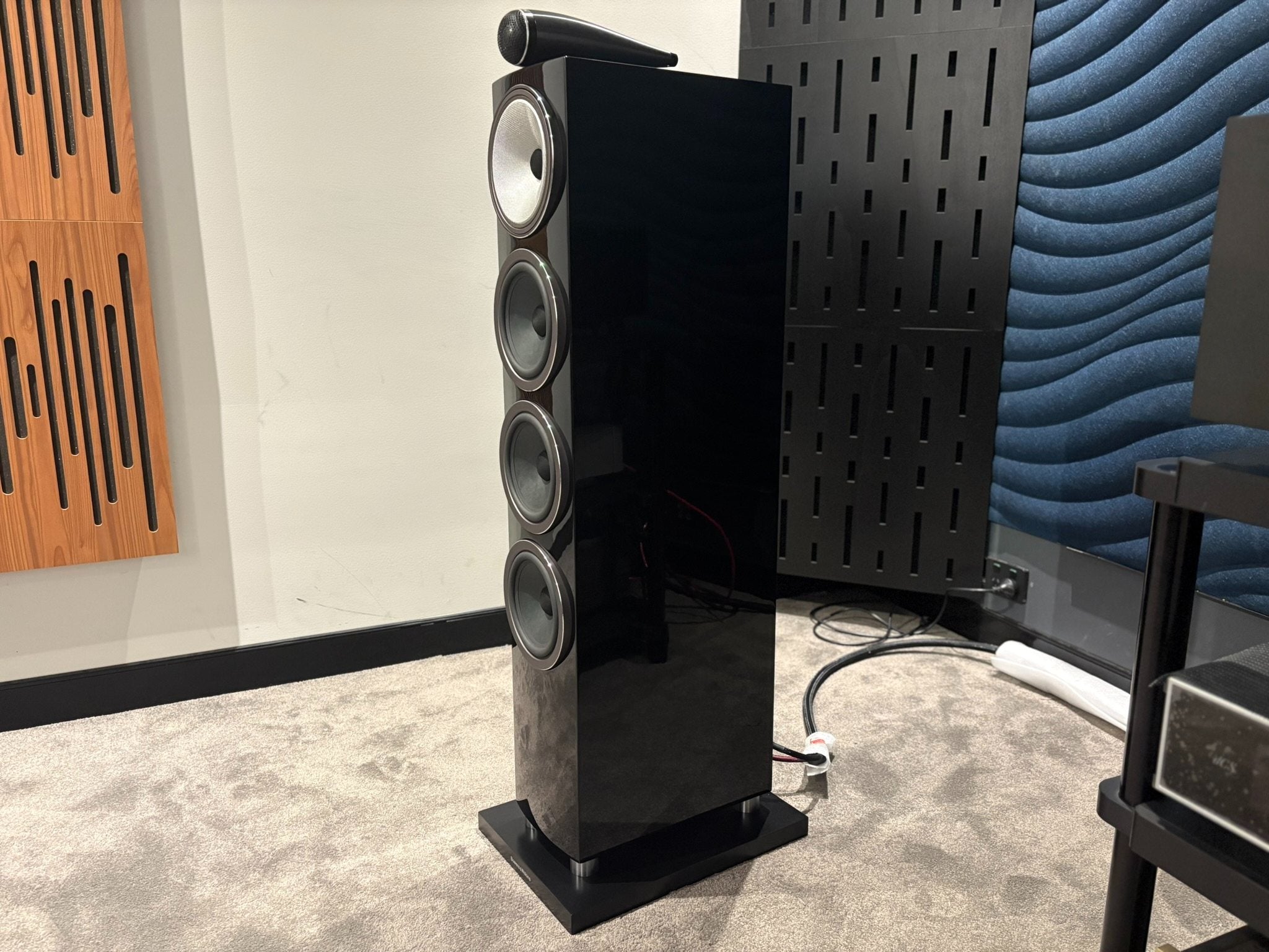 Bowers and Wilkins 702 S3 Speakers - As Traded