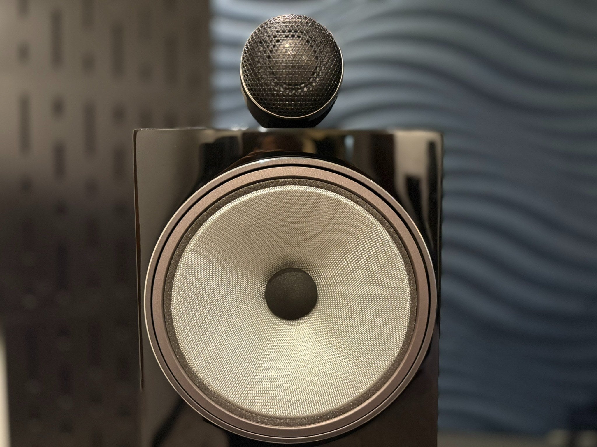 Bowers and Wilkins 702 S3 Speakers - As Traded