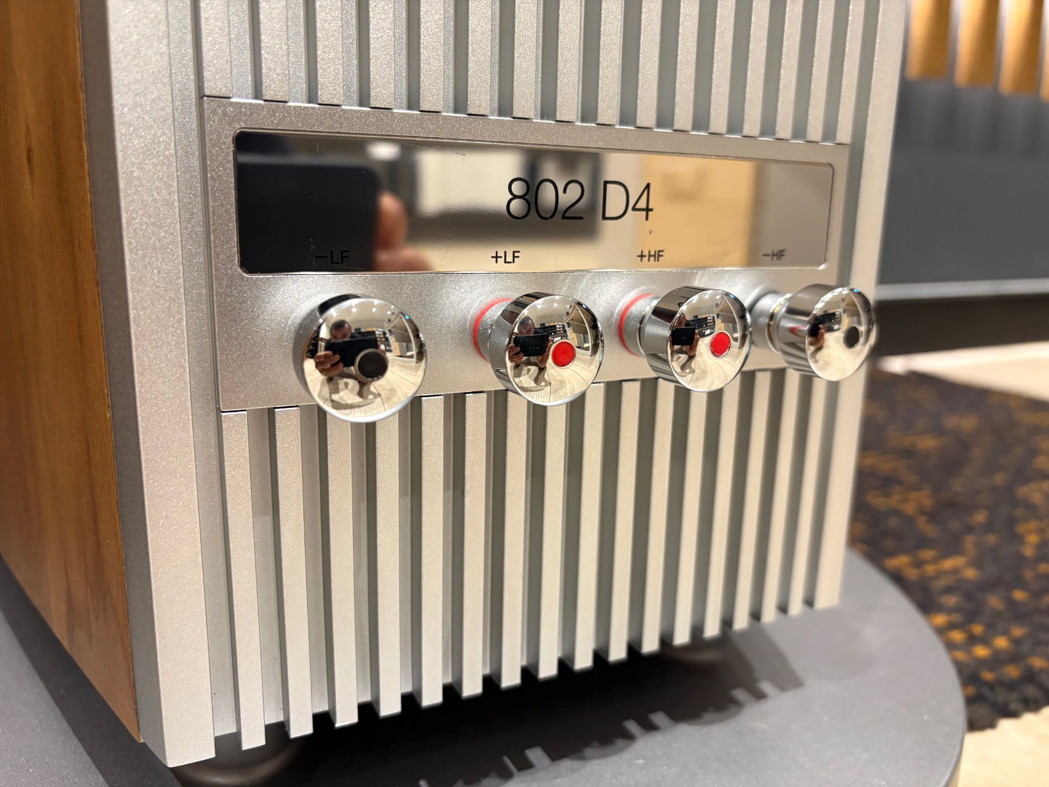 Bowers and Wilkins 802 D4 Floorstanding Speakers - Consignment