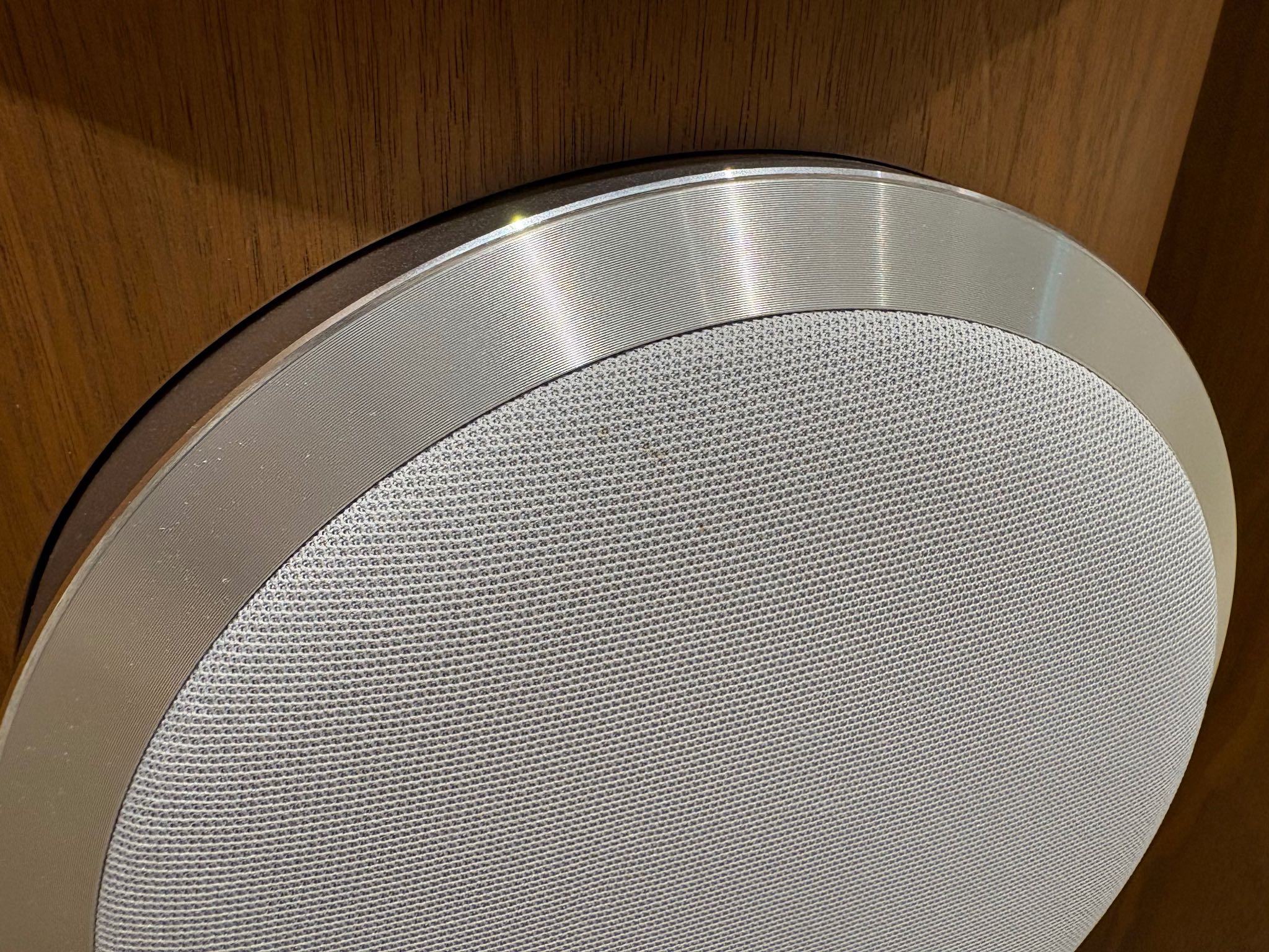 Bowers and Wilkins 802 D4 Floorstanding Speakers - Consignment