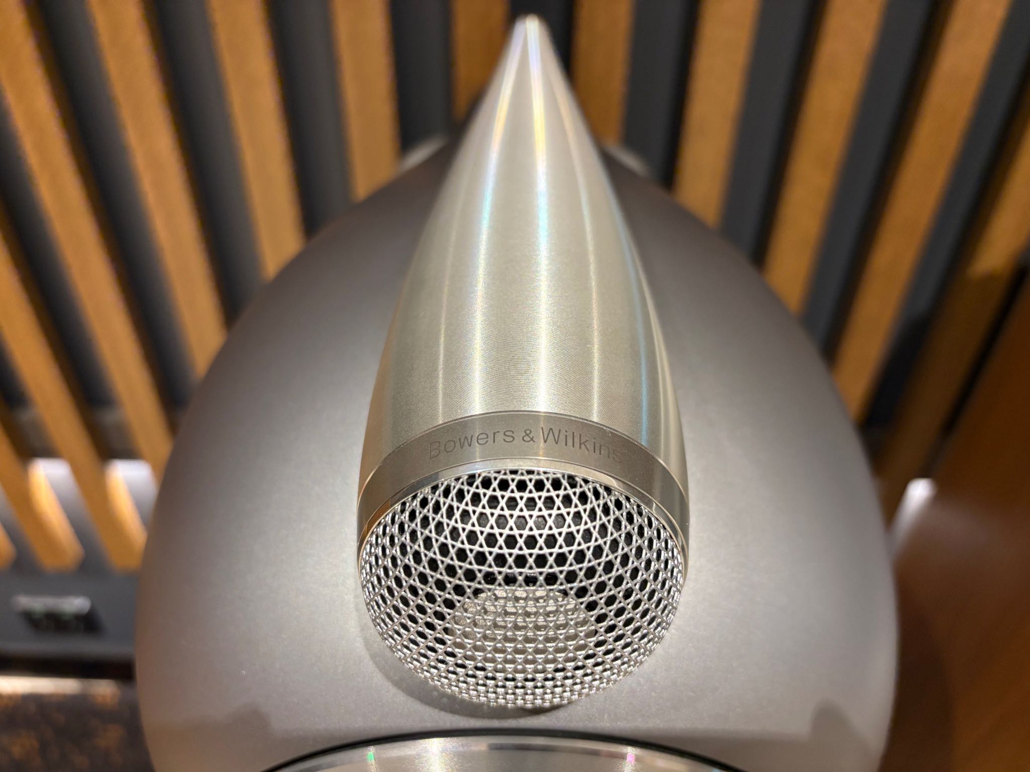 Bowers and Wilkins 802 D4 Floorstanding Speakers - Consignment