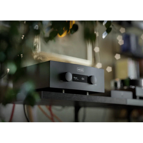 Hegel H600 Integrated Amplifier in Situ 2