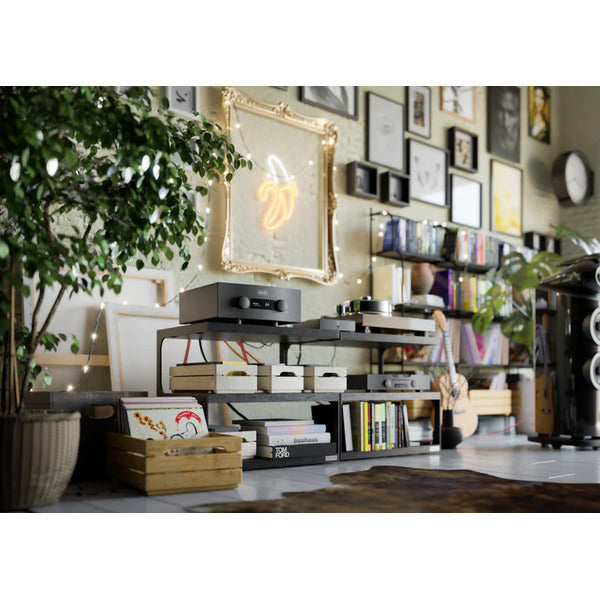 Hegel H600 Integrated Amplifier in Situ