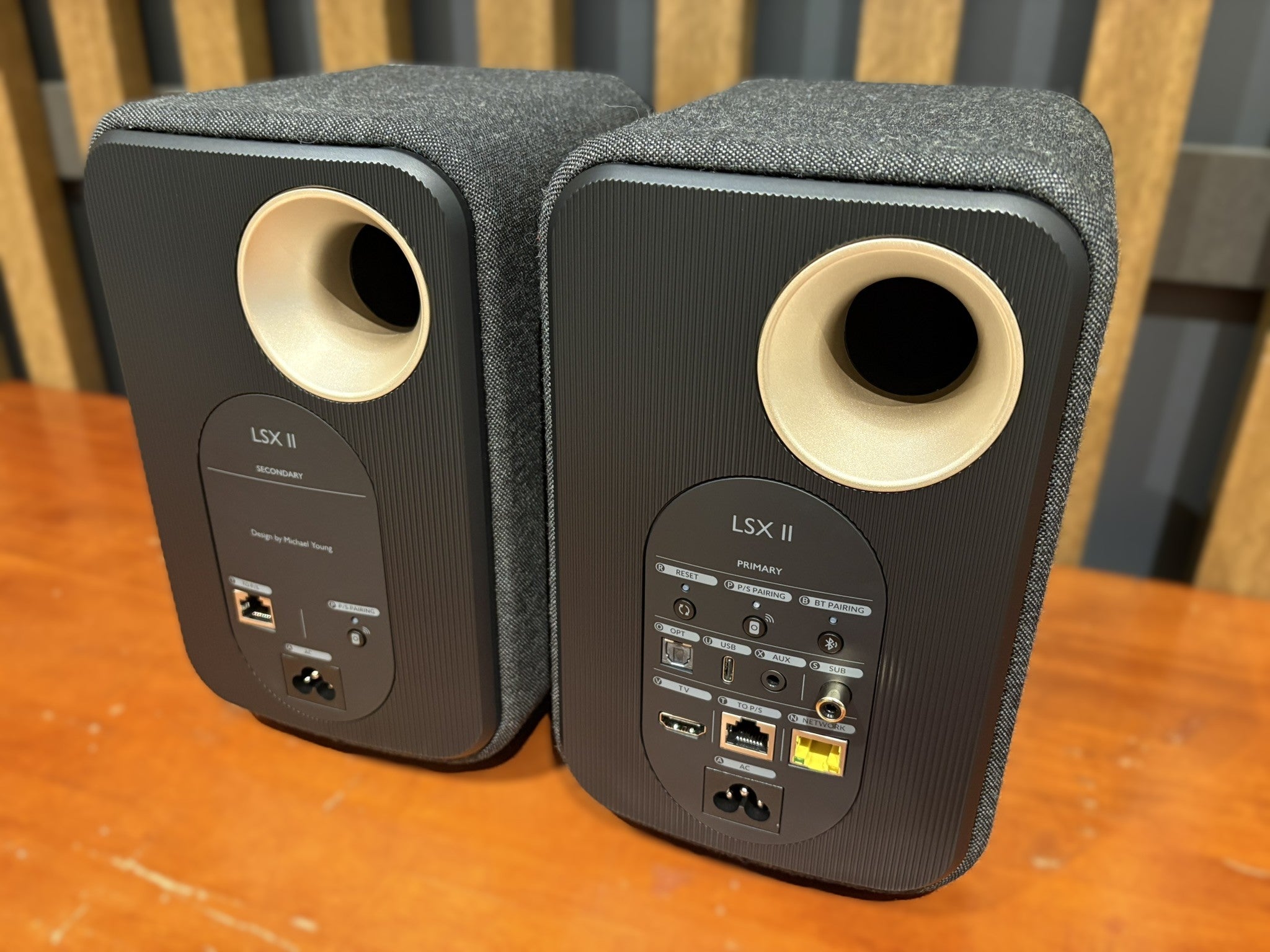 KEF LSX II Wireless HiFi System (LSX2), Carbon Black - As Traded