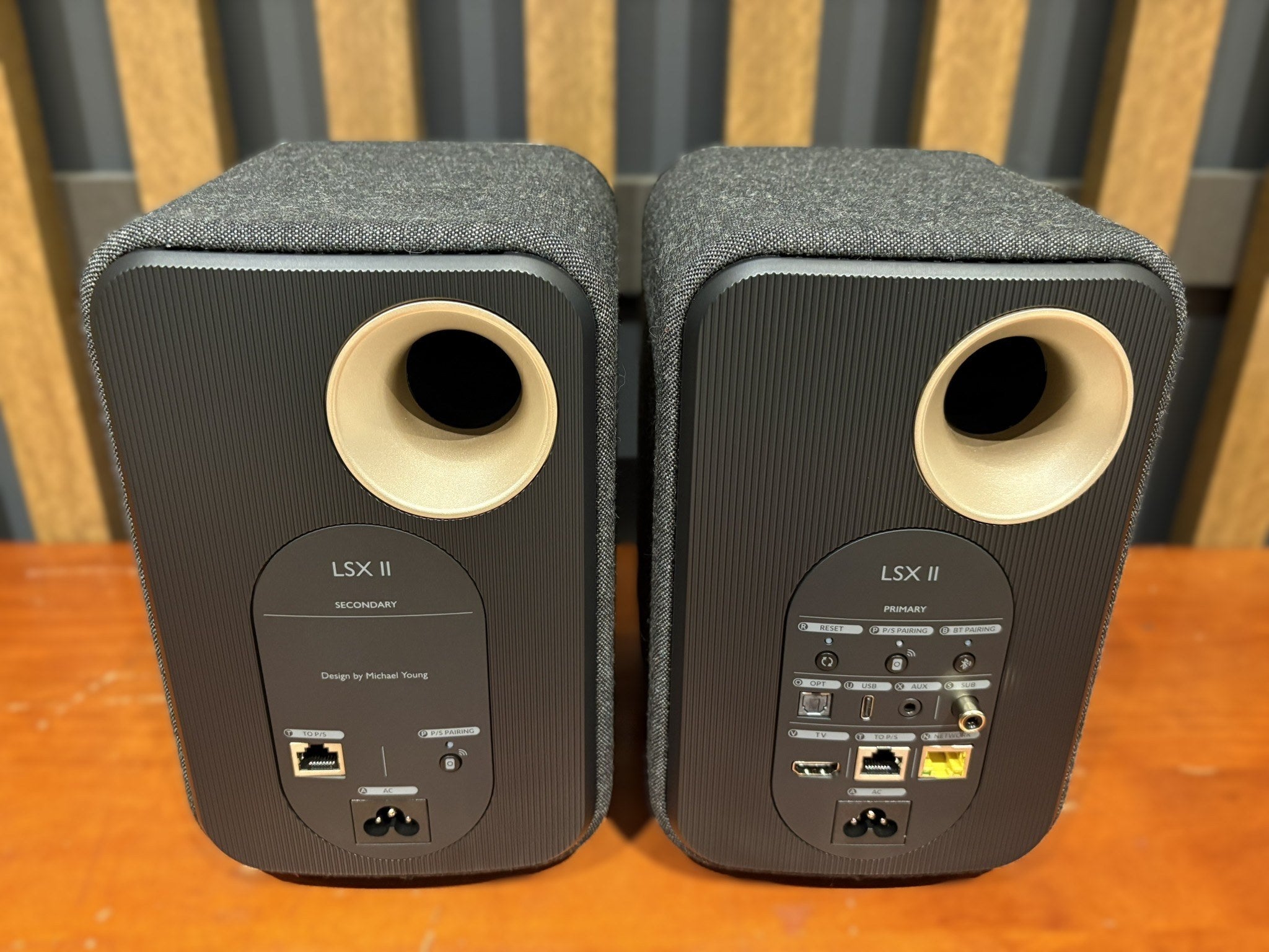 KEF LSX II Wireless HiFi System (LSX2), Carbon Black - As Traded