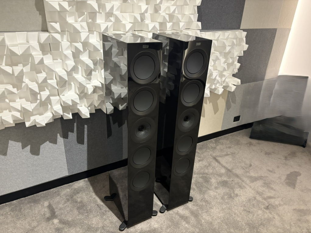 KEF R11 Floorstanding Speakers (Non-Meta), Gloss Black / Grey Drivers - Consignment