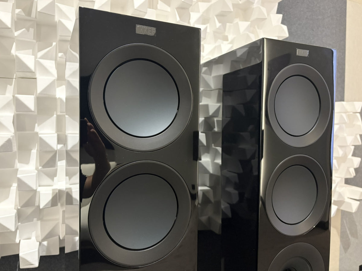 KEF R11 Floorstanding Speakers (Non-Meta), Gloss Black / Grey Drivers - Consignment