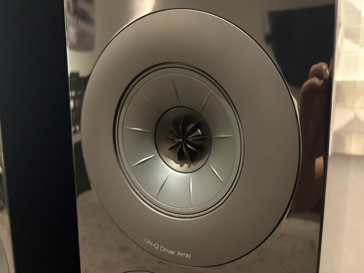 KEF R11 Floorstanding Speakers (Non-Meta), Gloss Black / Grey Drivers - Consignment