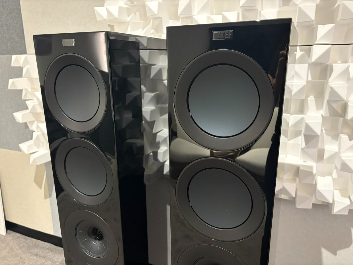 KEF R11 Floorstanding Speakers (Non-Meta), Gloss Black / Grey Drivers - Consignment