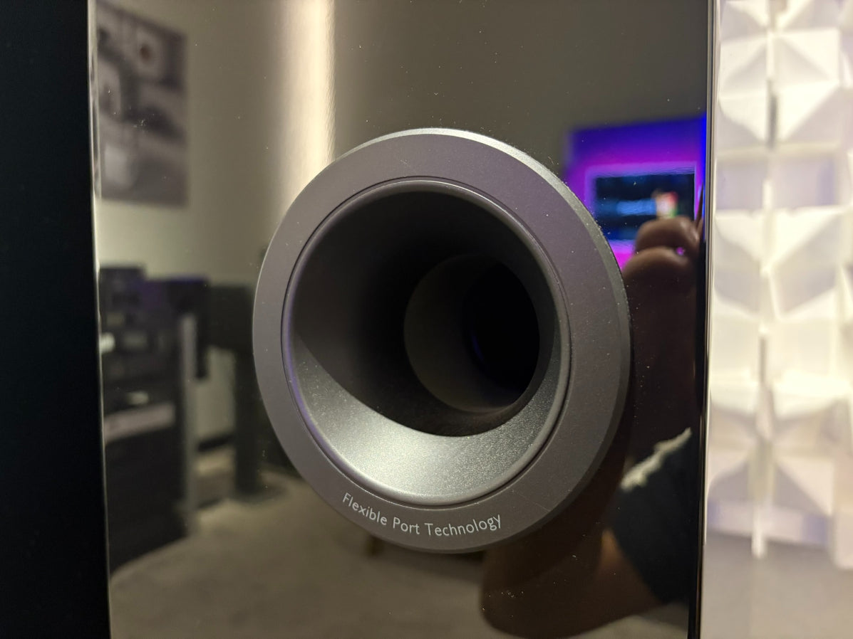 KEF R11 Floorstanding Speakers (Non-Meta), Gloss Black / Grey Drivers - Consignment