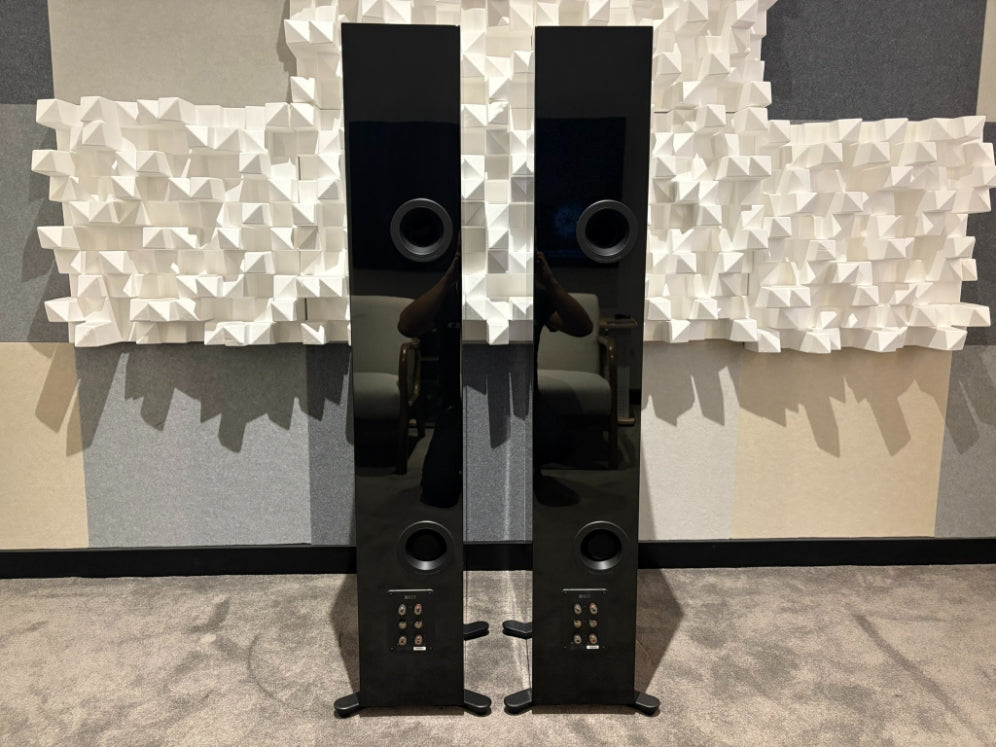 KEF R11 Floorstanding Speakers (Non-Meta), Gloss Black / Grey Drivers - Consignment