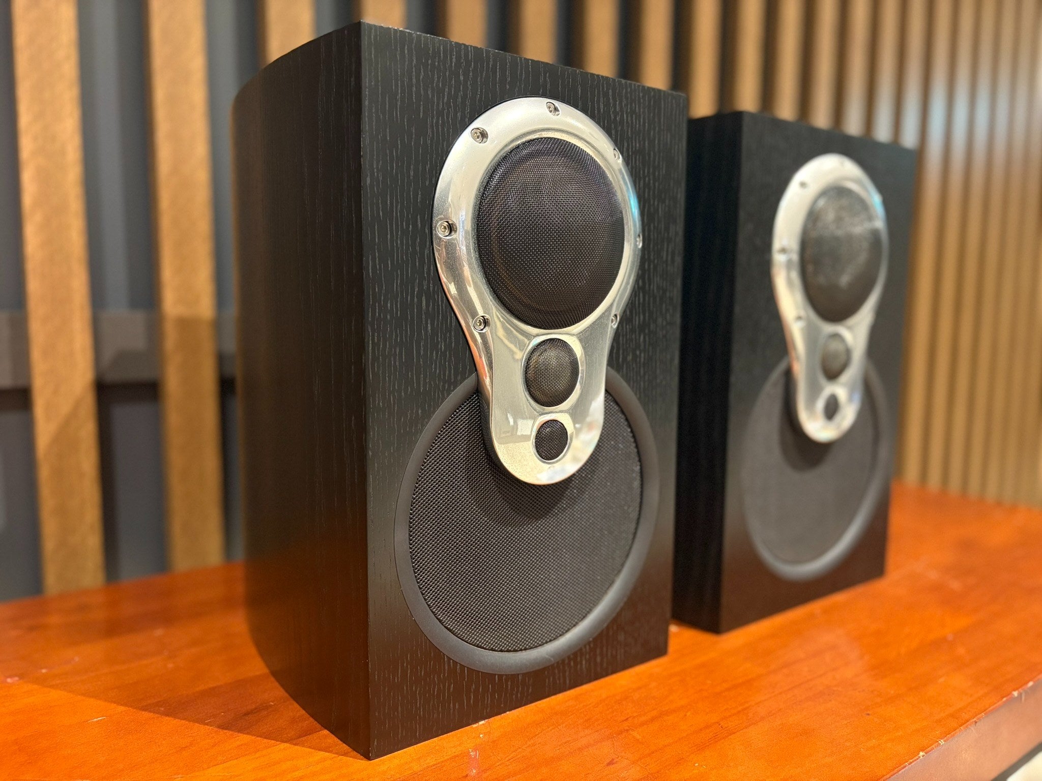 Linn Akudorik Passive Bookshelf Speakers, Black - As Traded