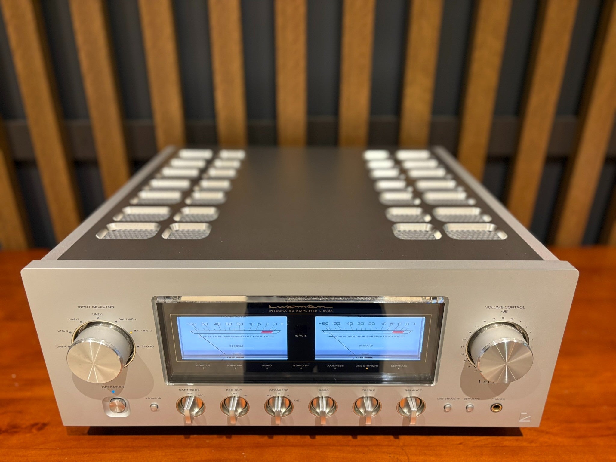 Luxman L-509X Integrated Amplifier - Consignment