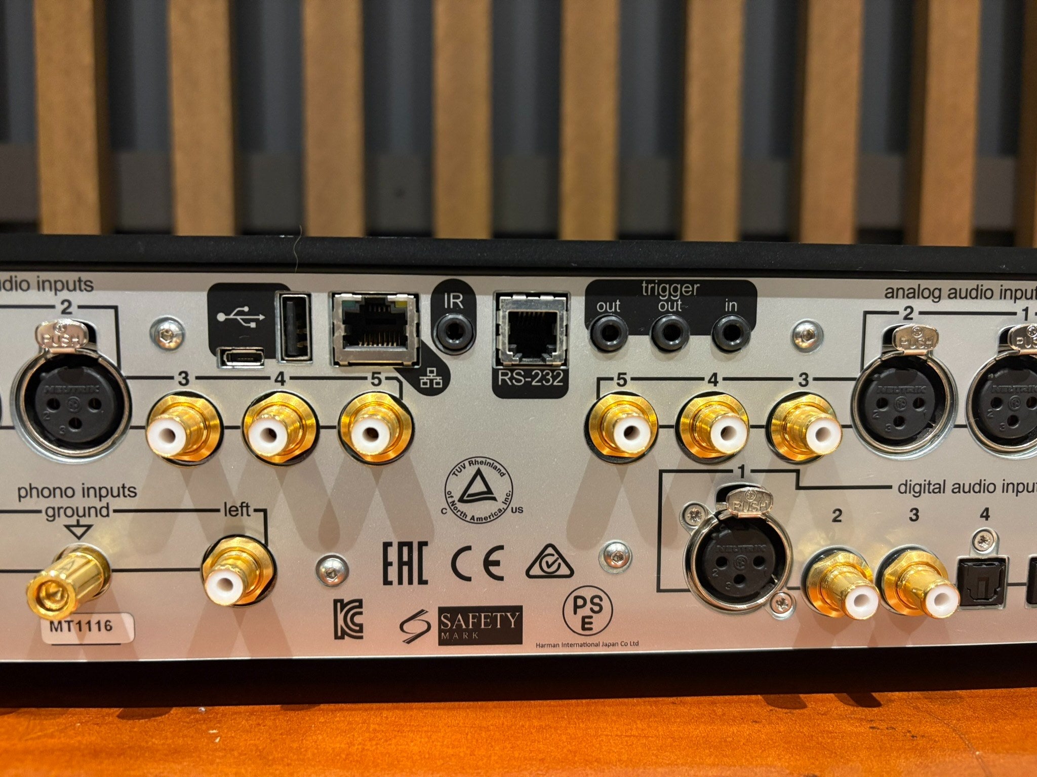 Mark Levinson No.526 Preamplifier with Phonostage and DAC - As Traded