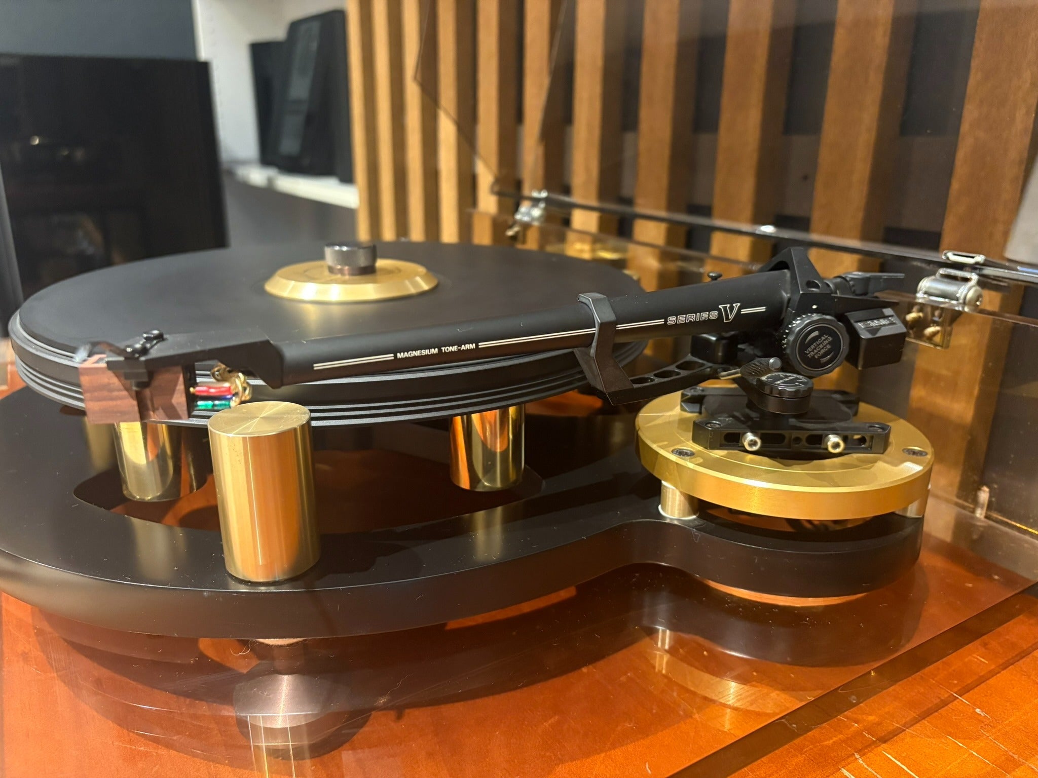 Michell GyroDec Turntable w Gyropower QC Power Supply and SME V Tonearm - Consignment