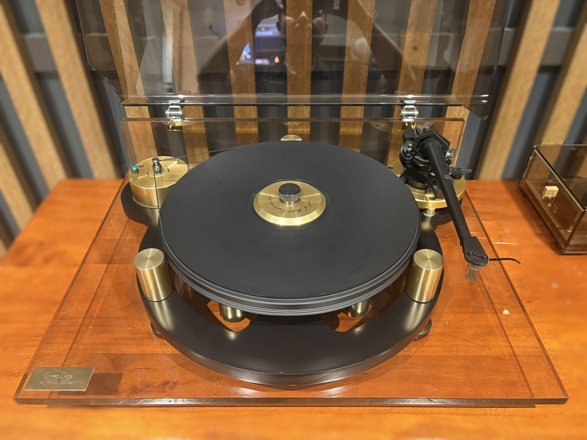 Michell GyroDec Turntable w Gyropower QC Power Supply and SME V Tonearm - Consignment