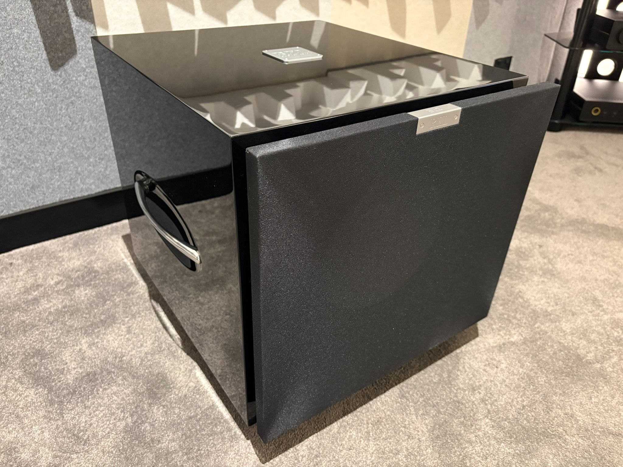REL S/812 Subwoofer - As Traded