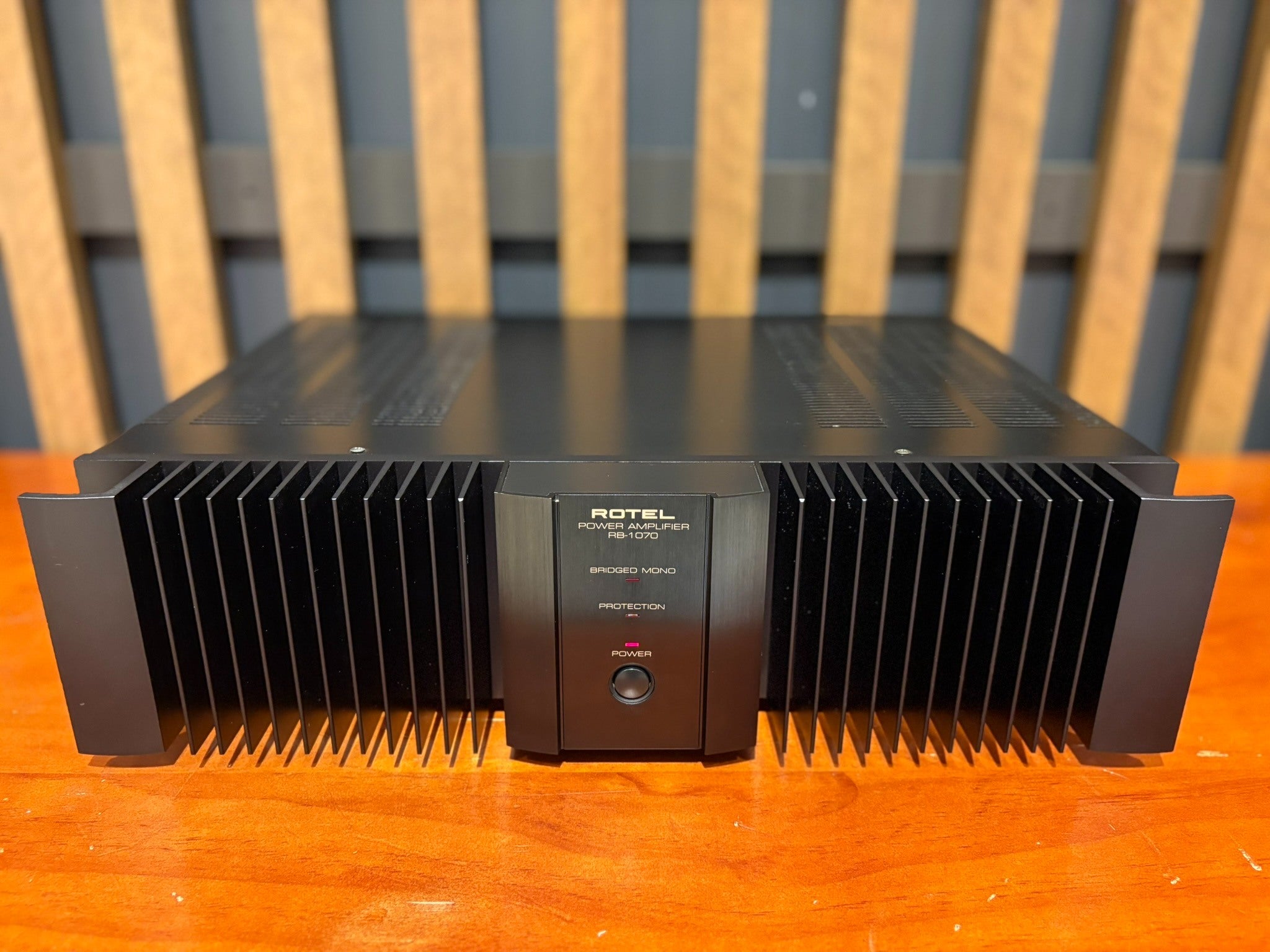 Rotel RB-1070 Stereo Power Amplifier, Black - Consignment