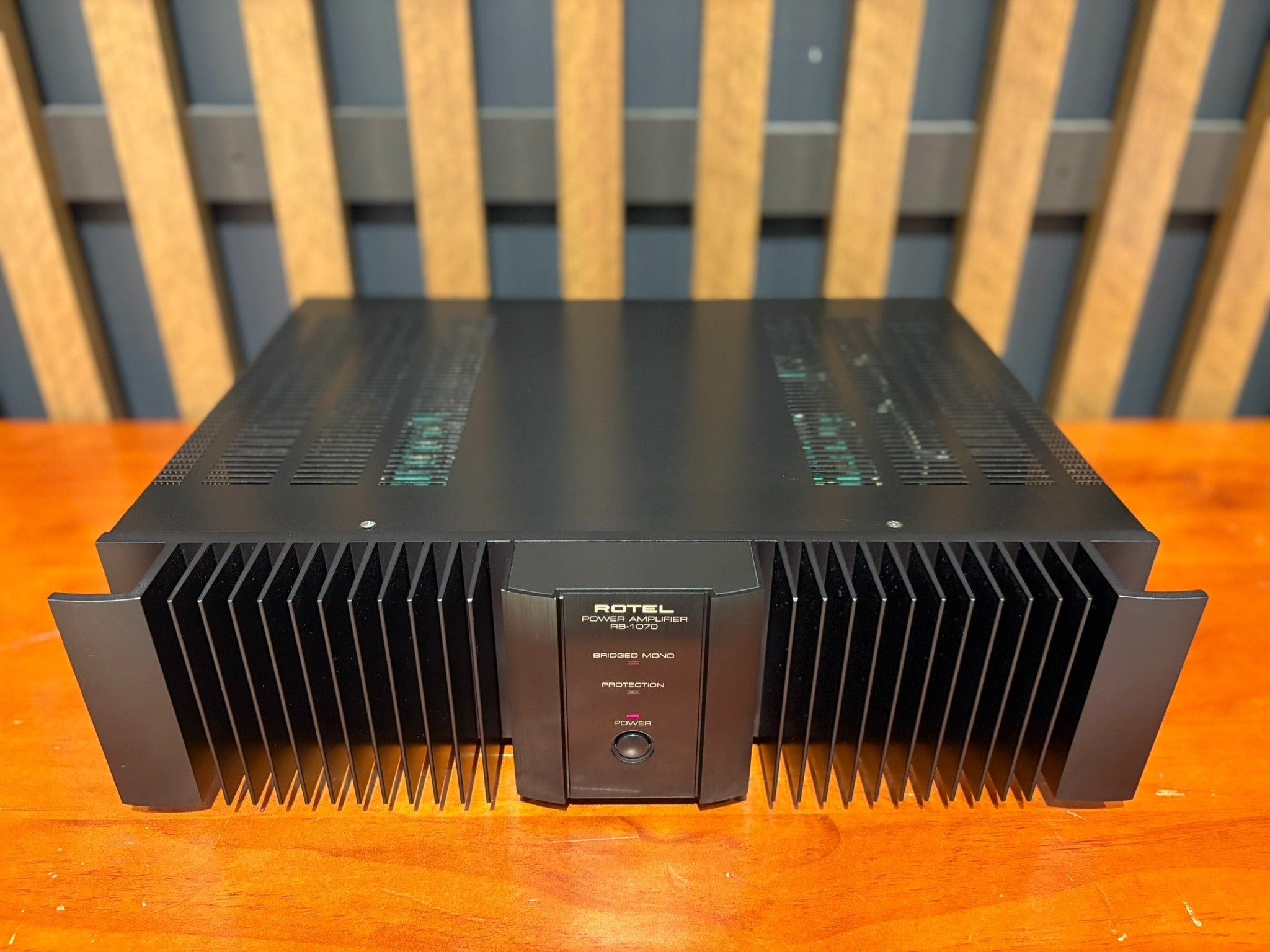 Rotel RB-1070 Stereo Power Amplifier, Black - Consignment