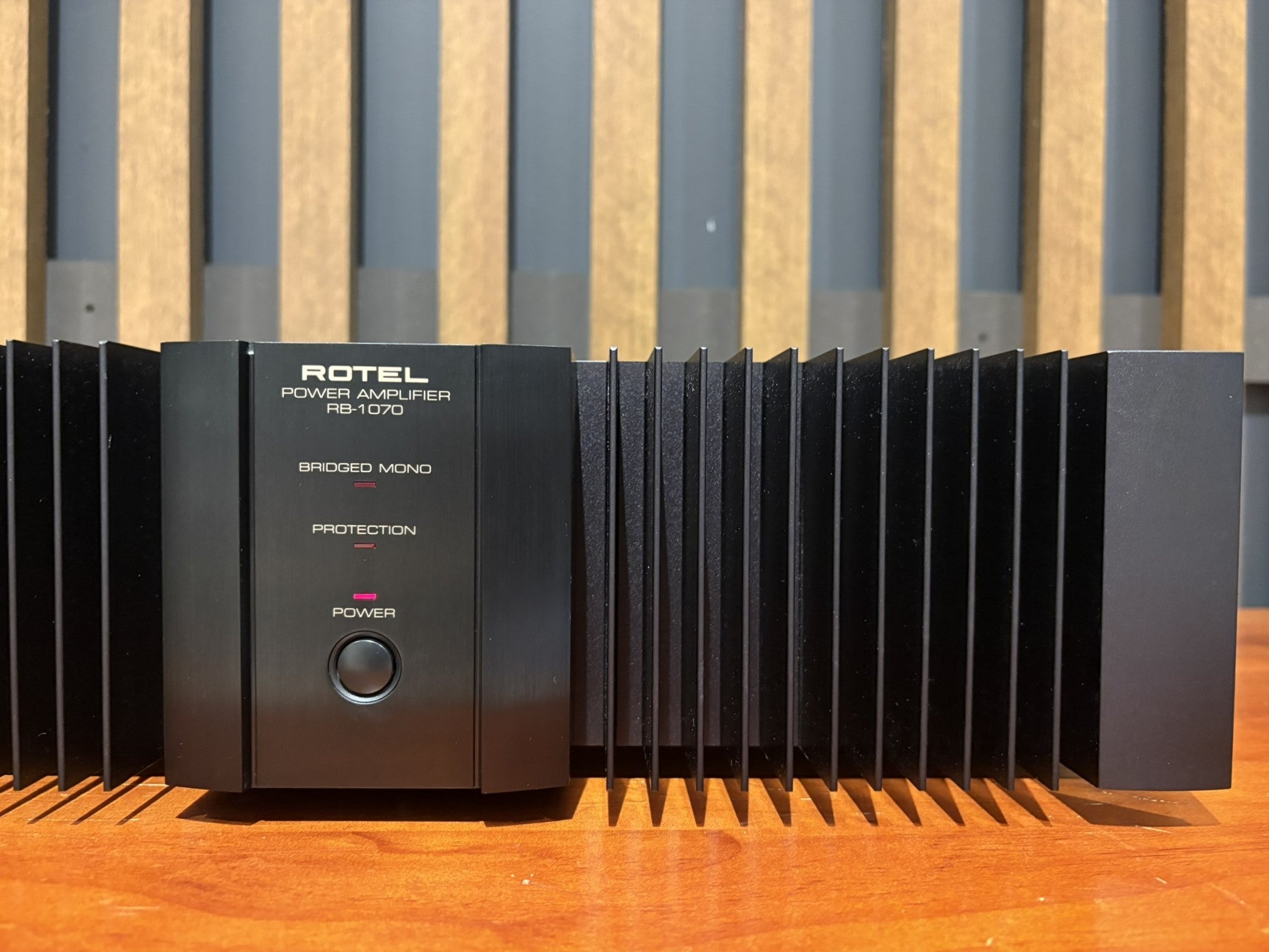 Rotel RB-1070 Stereo Power Amplifier, Black - Consignment