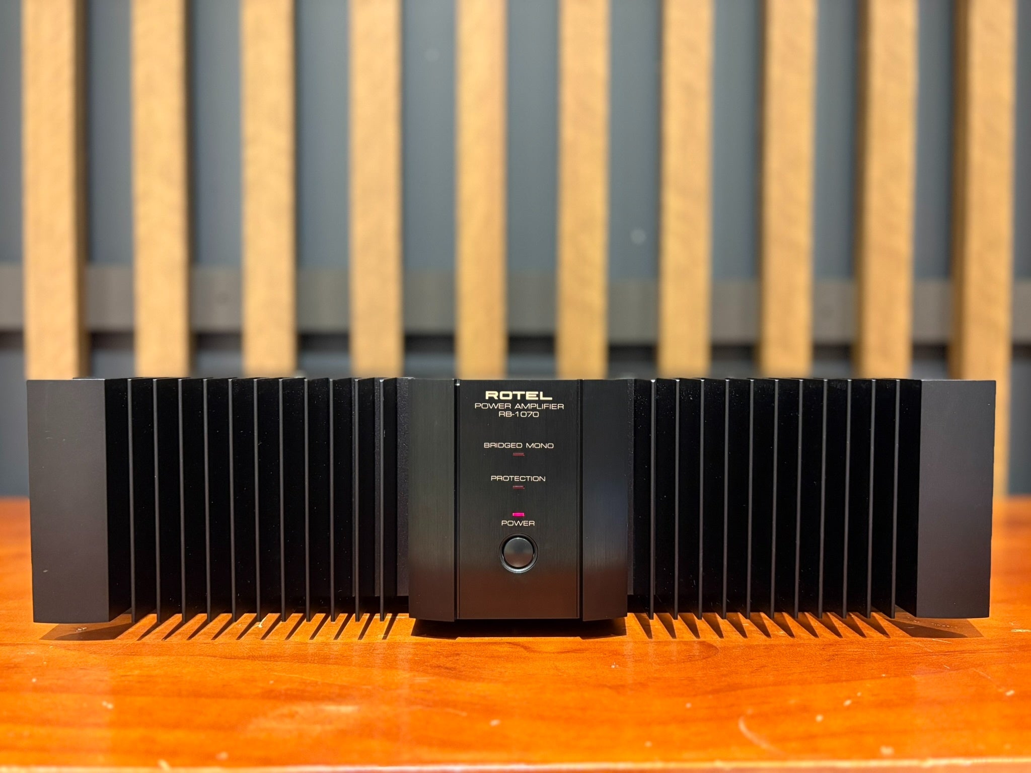 Rotel RB-1070 Stereo Power Amplifier, Black - Consignment