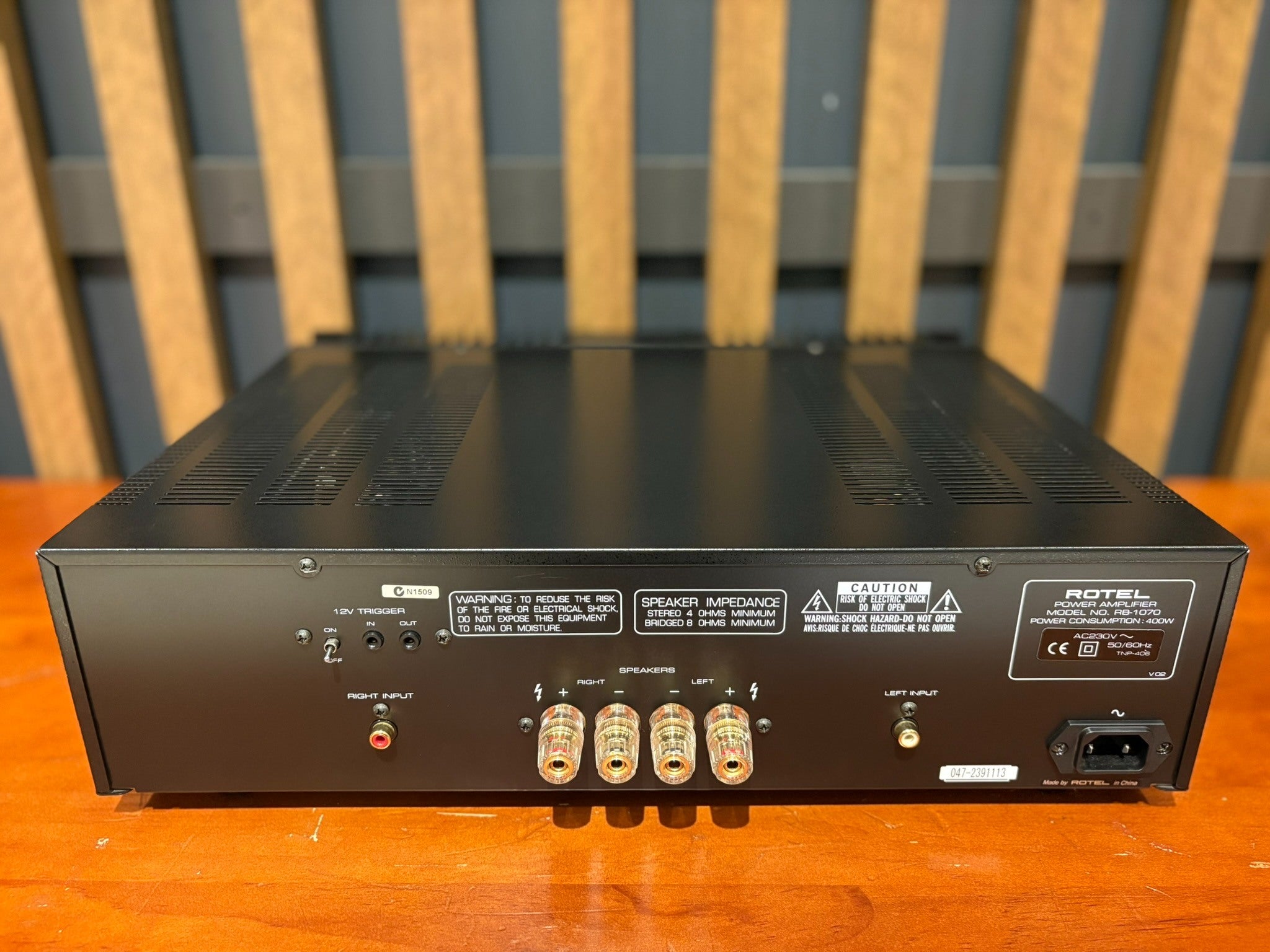 Rotel RB-1070 Stereo Power Amplifier, Black - Consignment