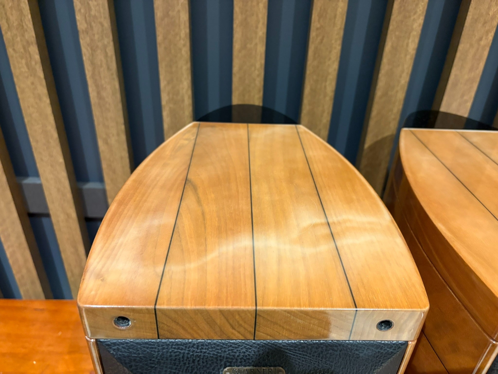 Sonus Faber Guarneri Homage Bookshelf Speakers - Consignment