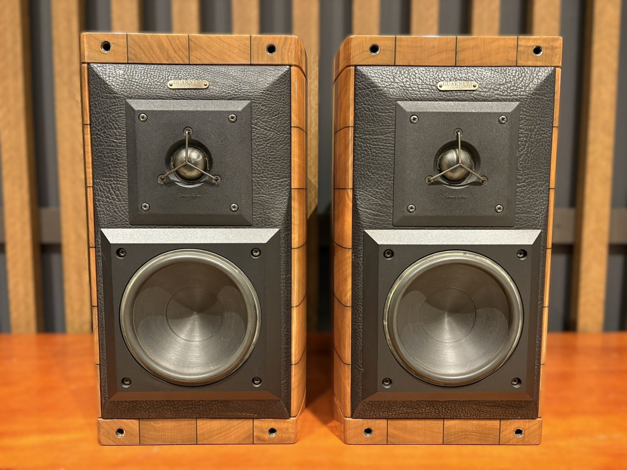 Sonus Faber Guarneri Homage Bookshelf Speakers - Consignment