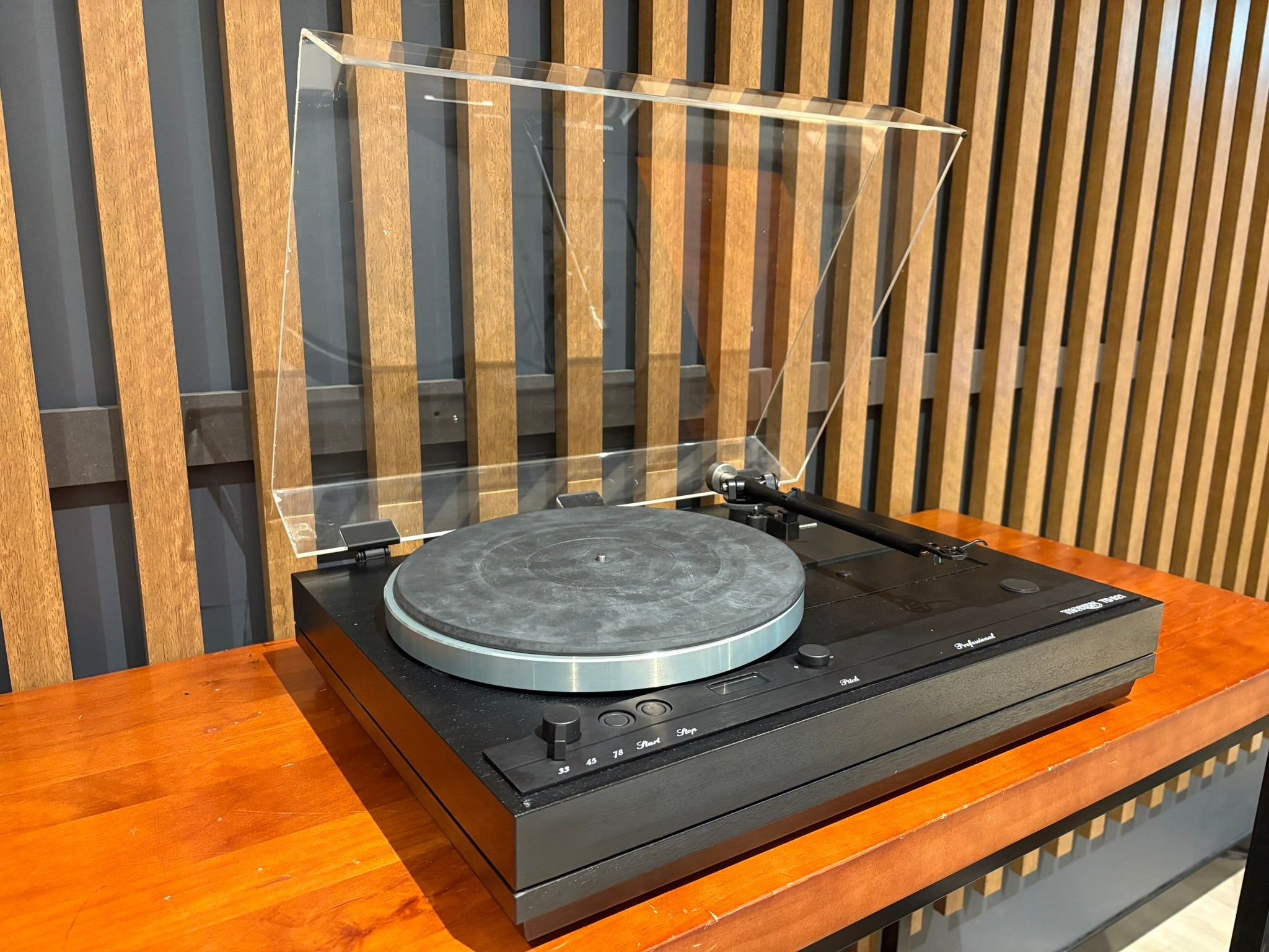 Thorens TD521 Turntable w Rega RB300 Tonearm (No Cart) - Consignment