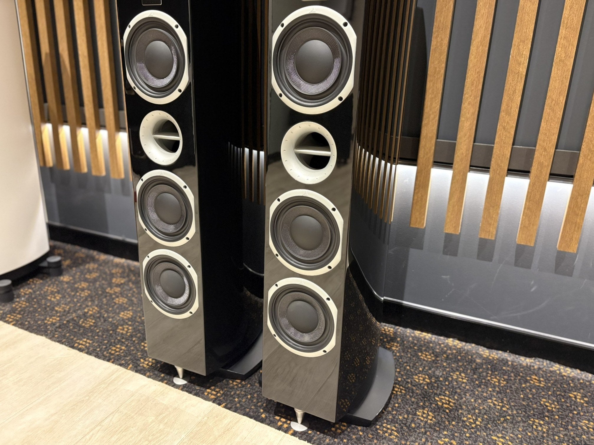Triangle Signature Alpha Floorstanding Speakers - Consignment